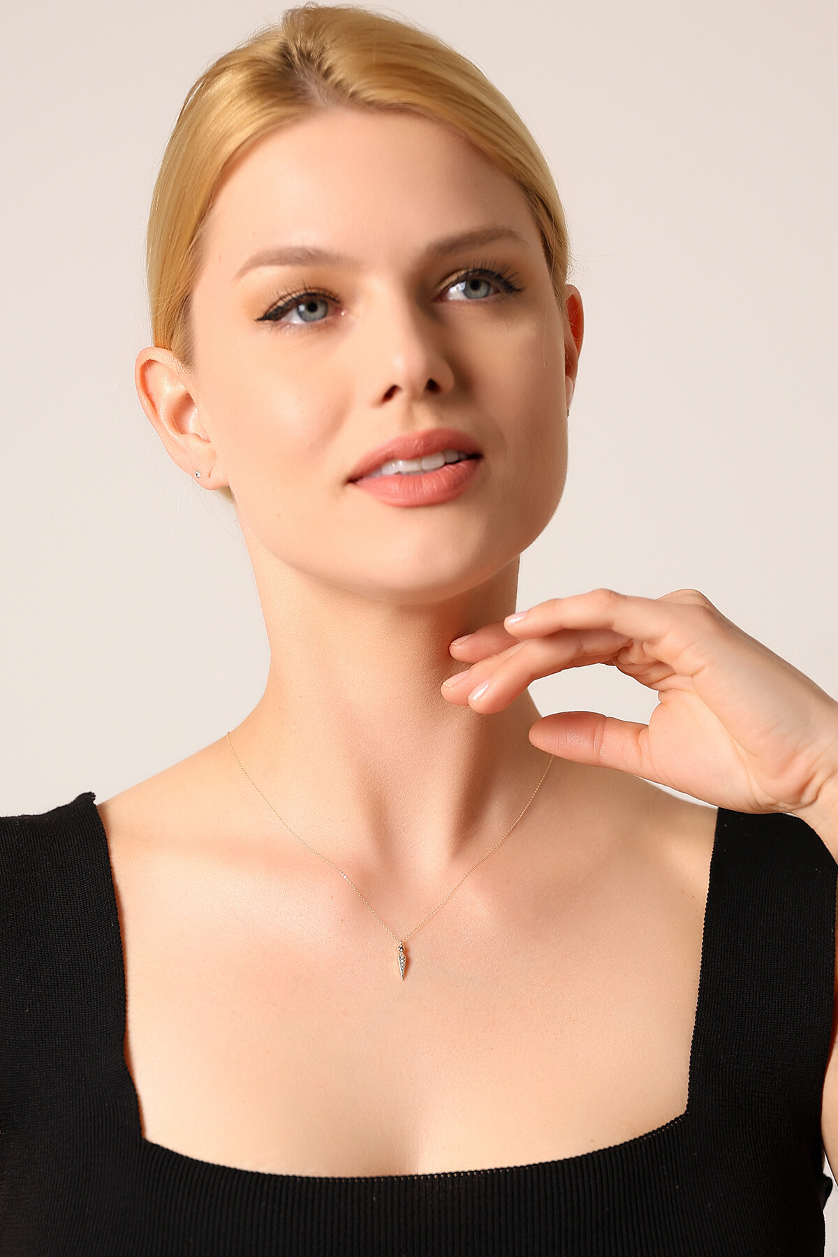 14 Ayar Altın Şampanya Taş Sivri Uç Kolye