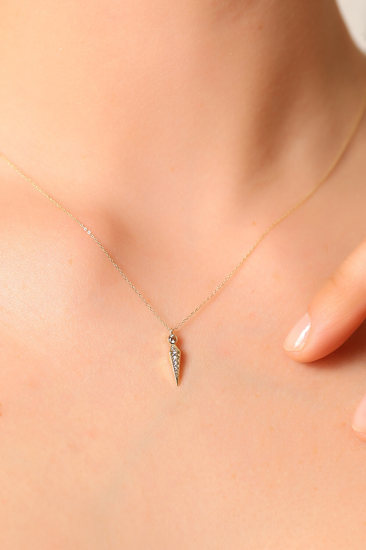 14 Ayar Altın Şampanya Taş Sivri Uç Kolye