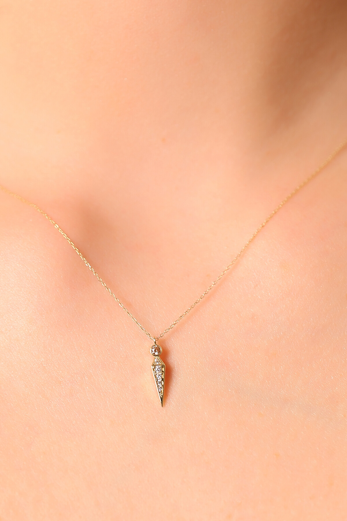 14 Ayar Altın Şampanya Taş Sivri Uç Kolye