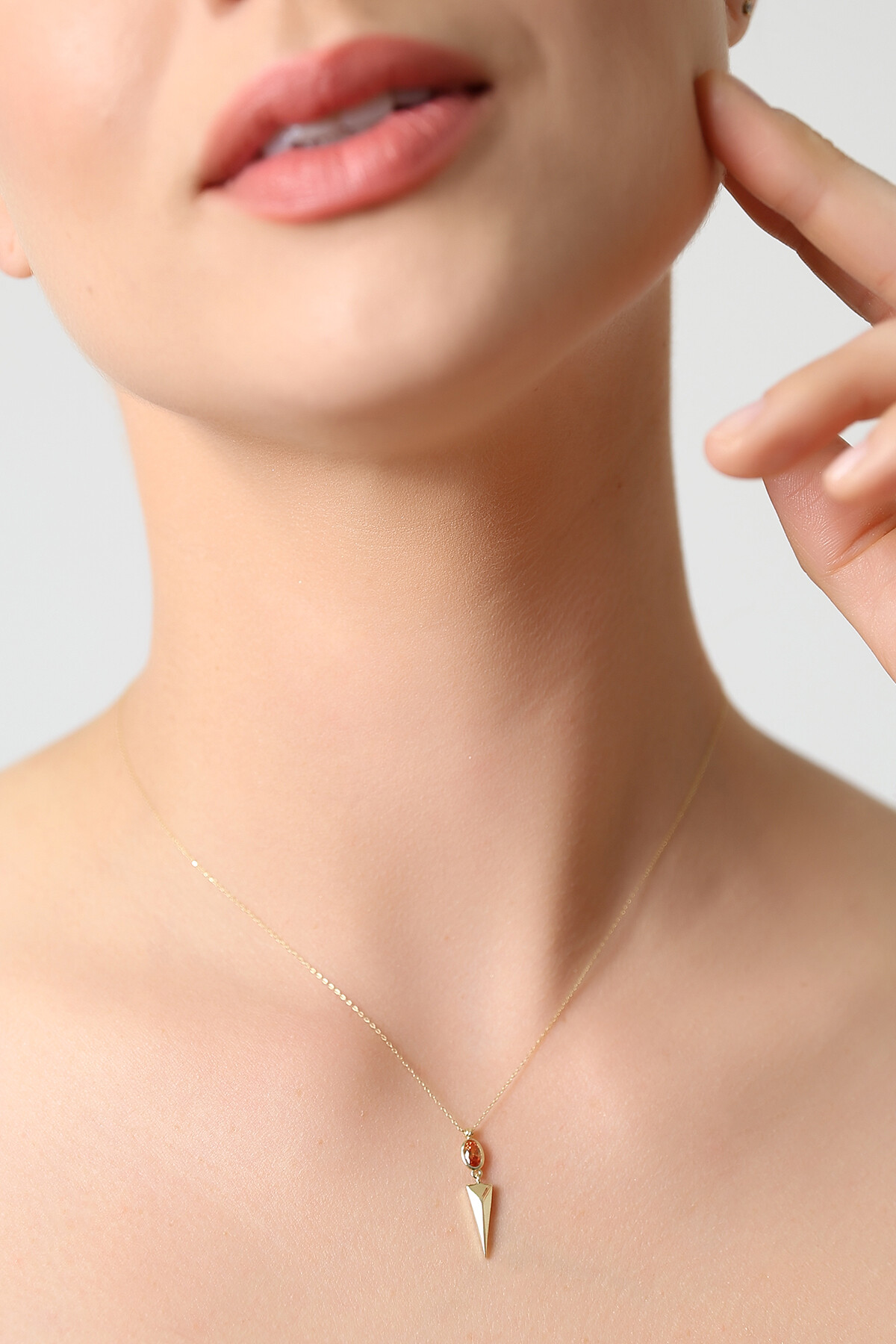 14 Ayar Altın Şampanya Taş Tasarım Kolye