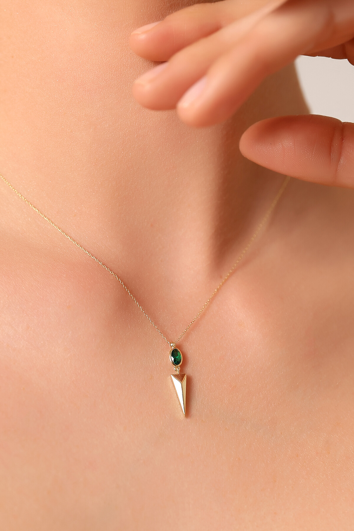 14 Ayar Altın Tasarım Kolye