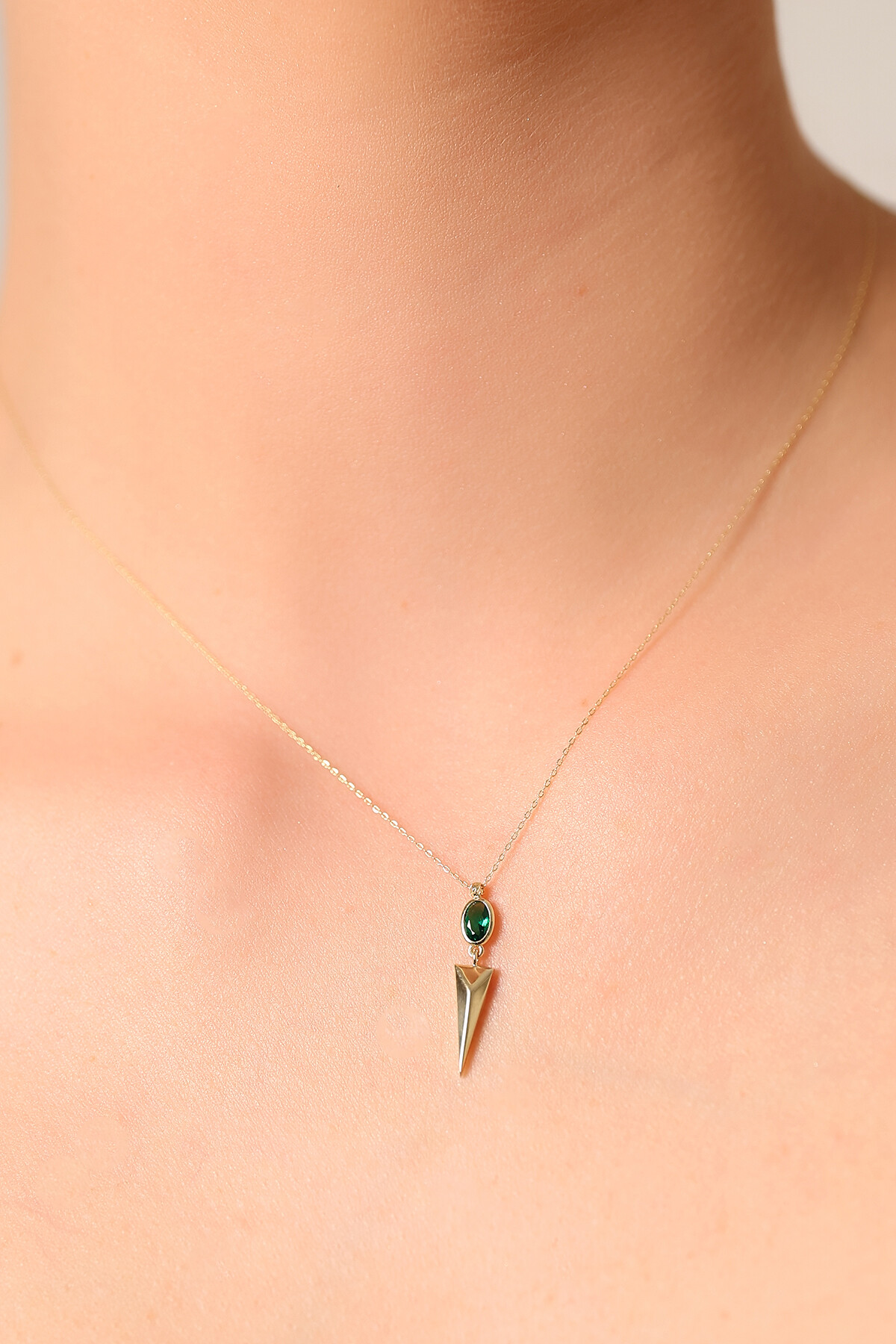 14 Ayar Altın Tasarım Kolye