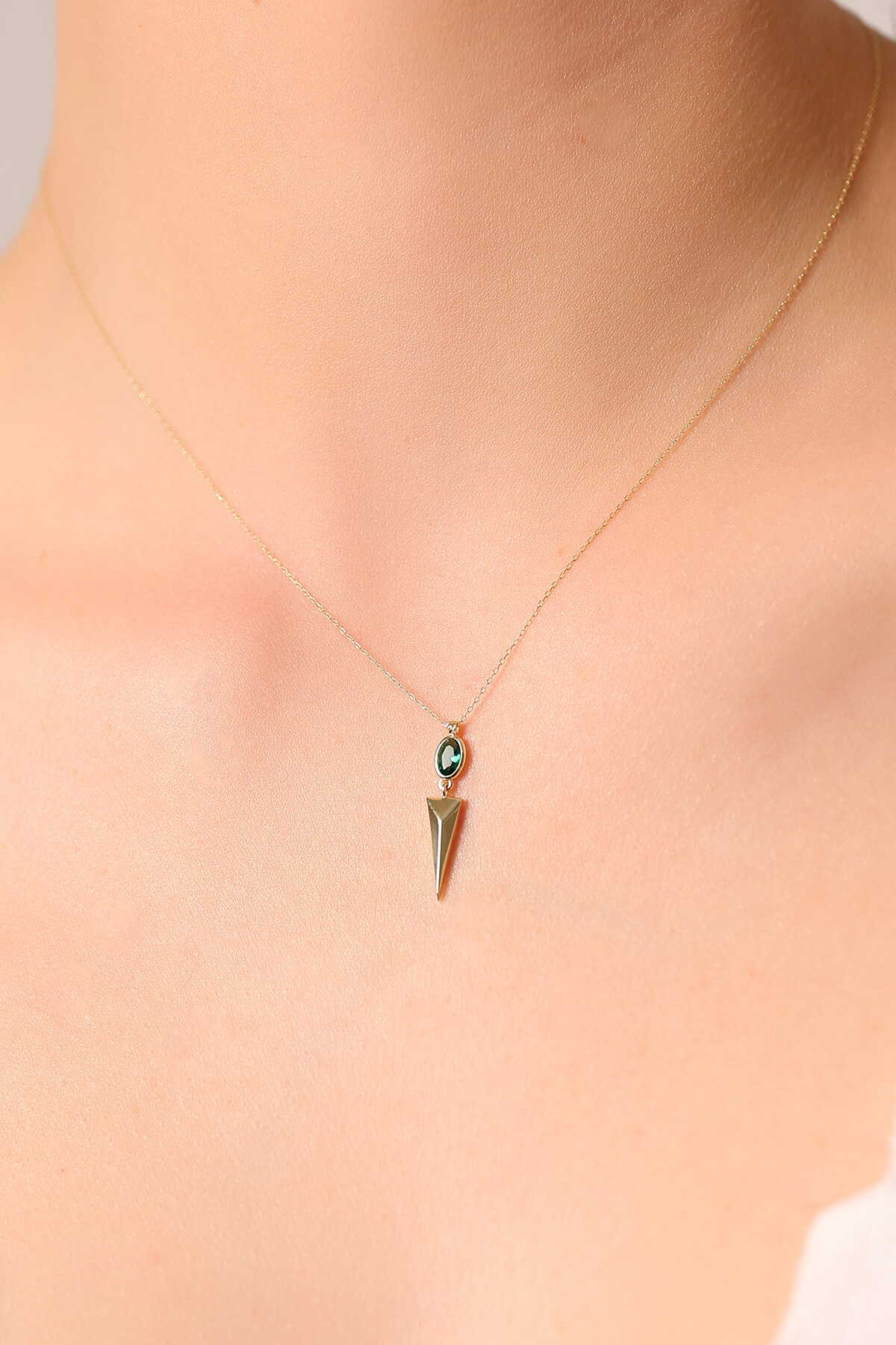 14 Ayar Altın Tasarım Kolye