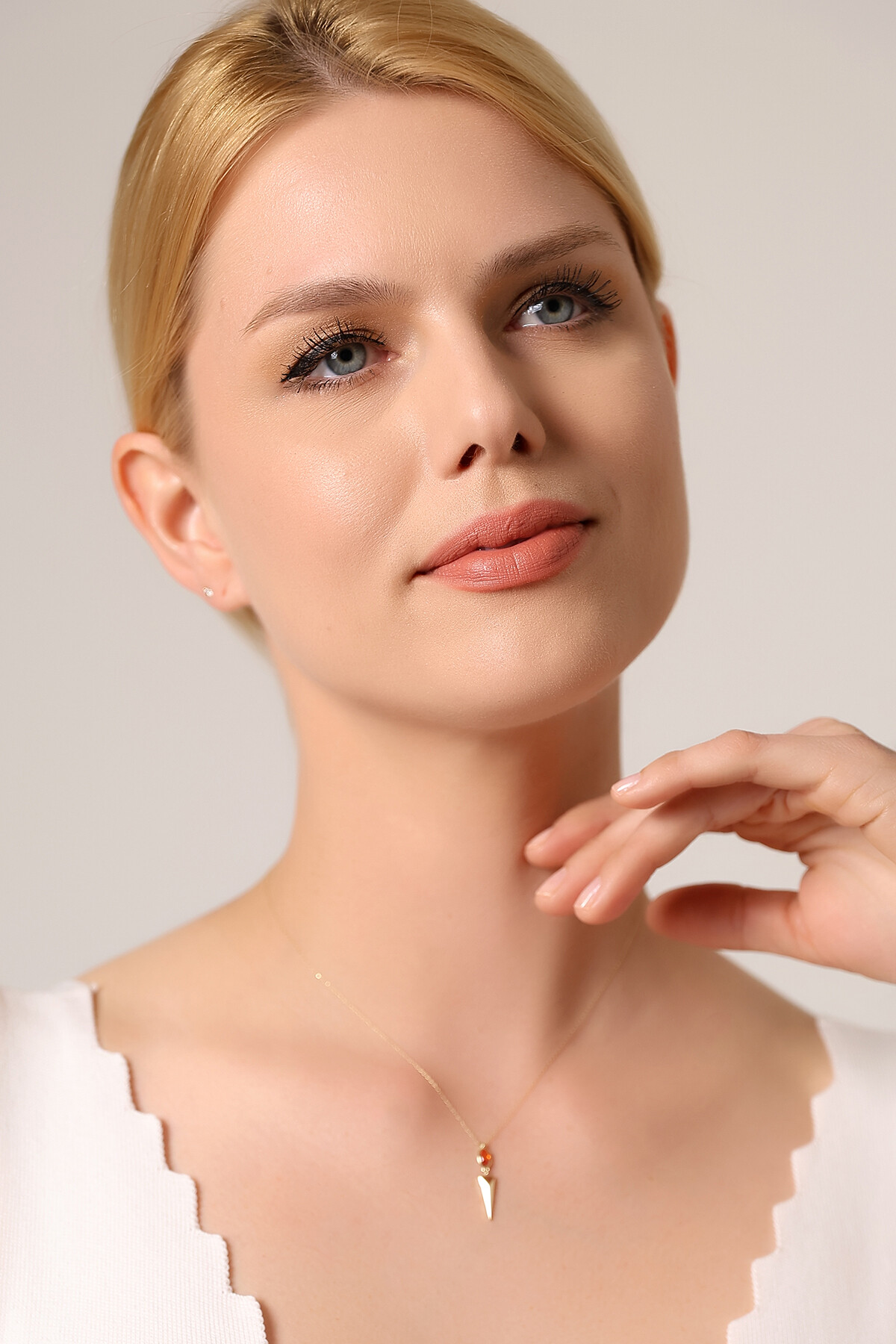 14 Ayar Altın Tasarım Kolye