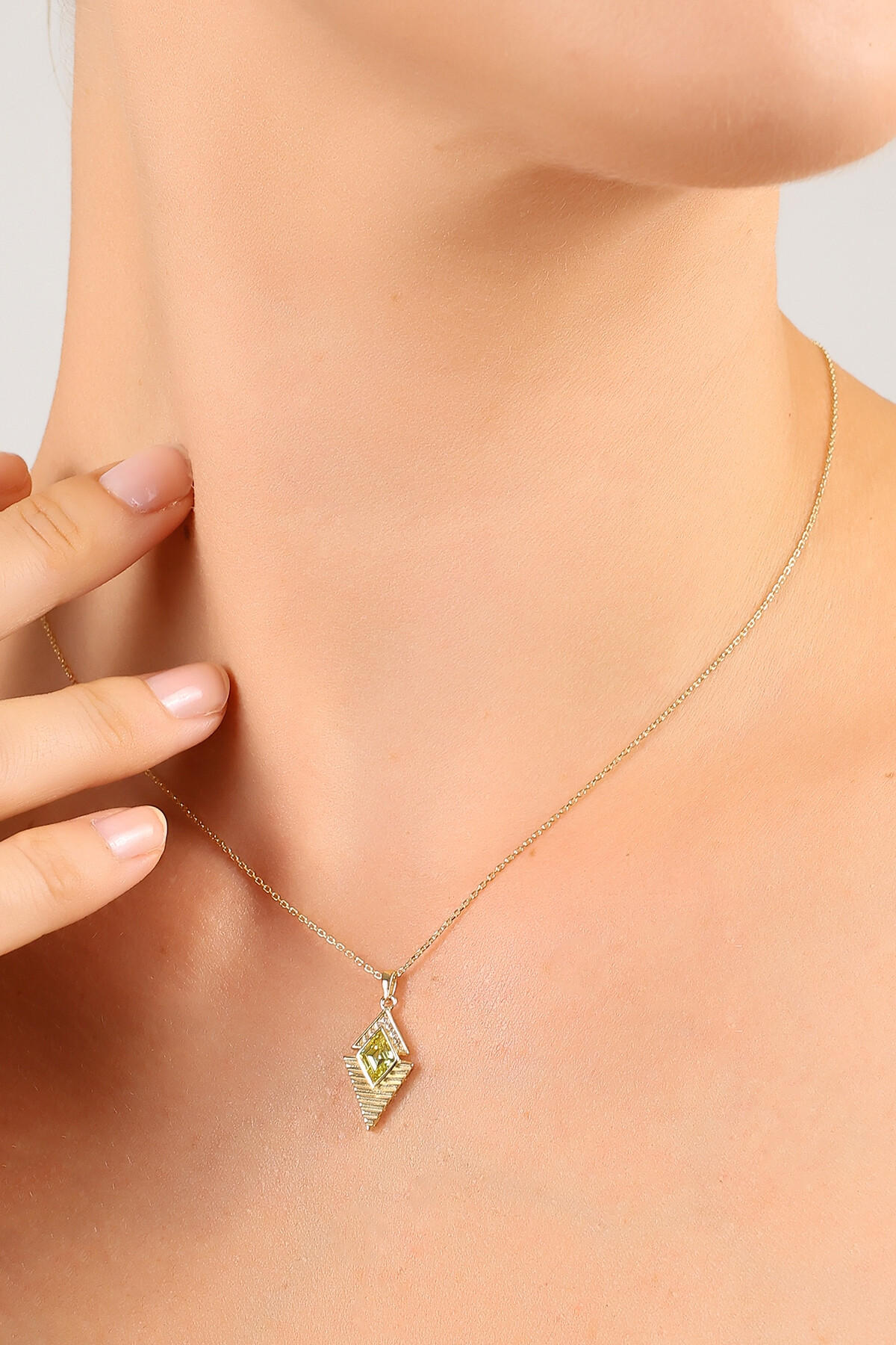 14 Ayar Altın Taşlı Art Deco Kolye