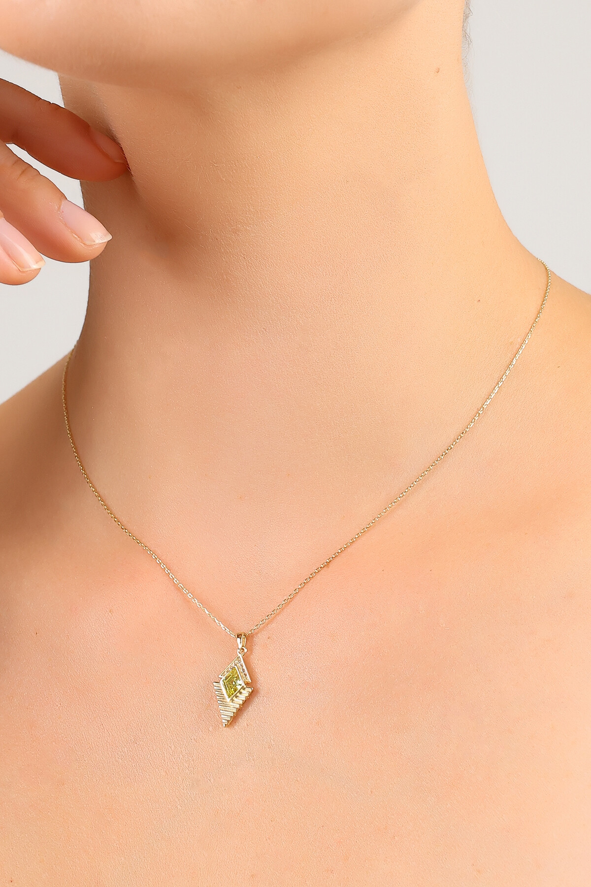 14 Ayar Altın Taşlı Art Deco Kolye