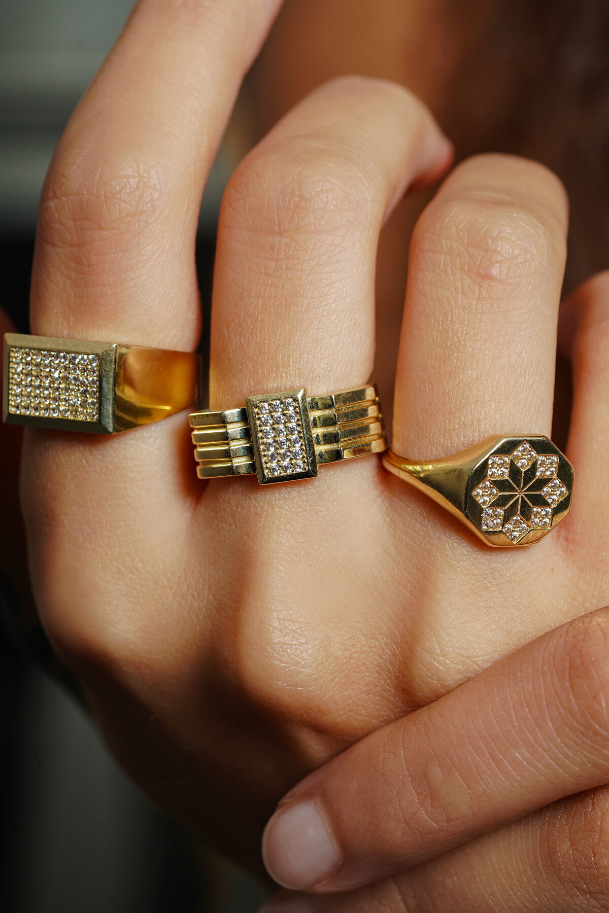 14 Ayar Altın Taşlı Dikdörtgen Yüzük