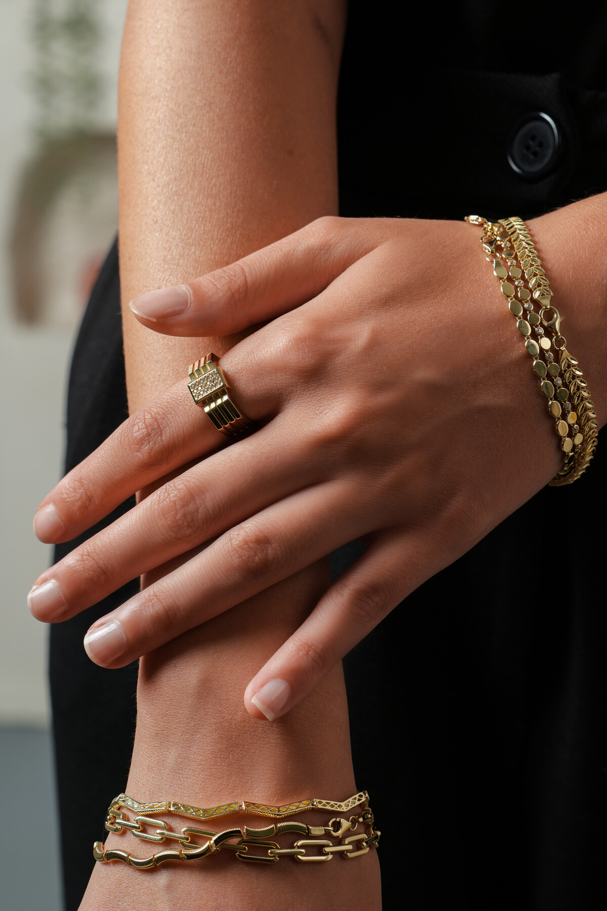 14 Ayar Altın Taşlı Dikdörtgen Yüzük