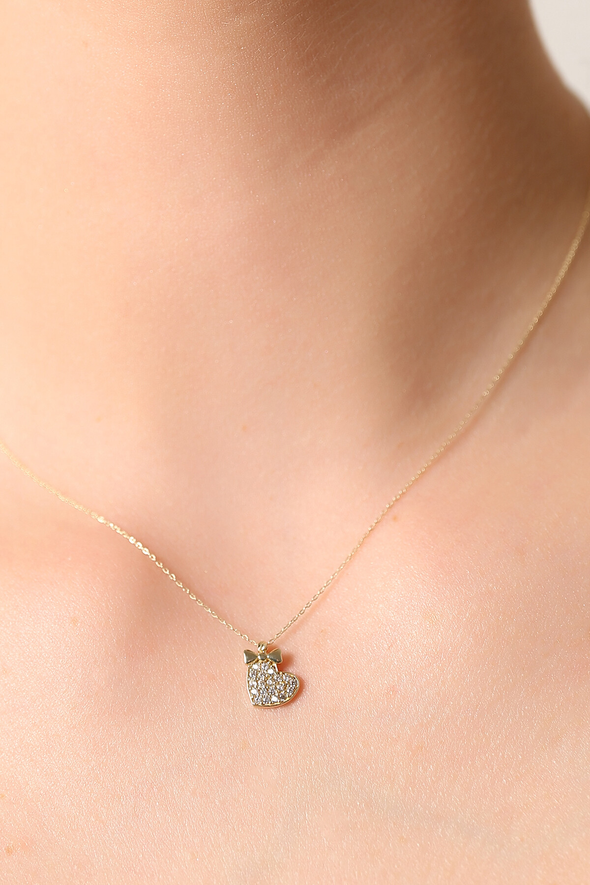 14 Ayar Altın Taşlı Kalp Kolye