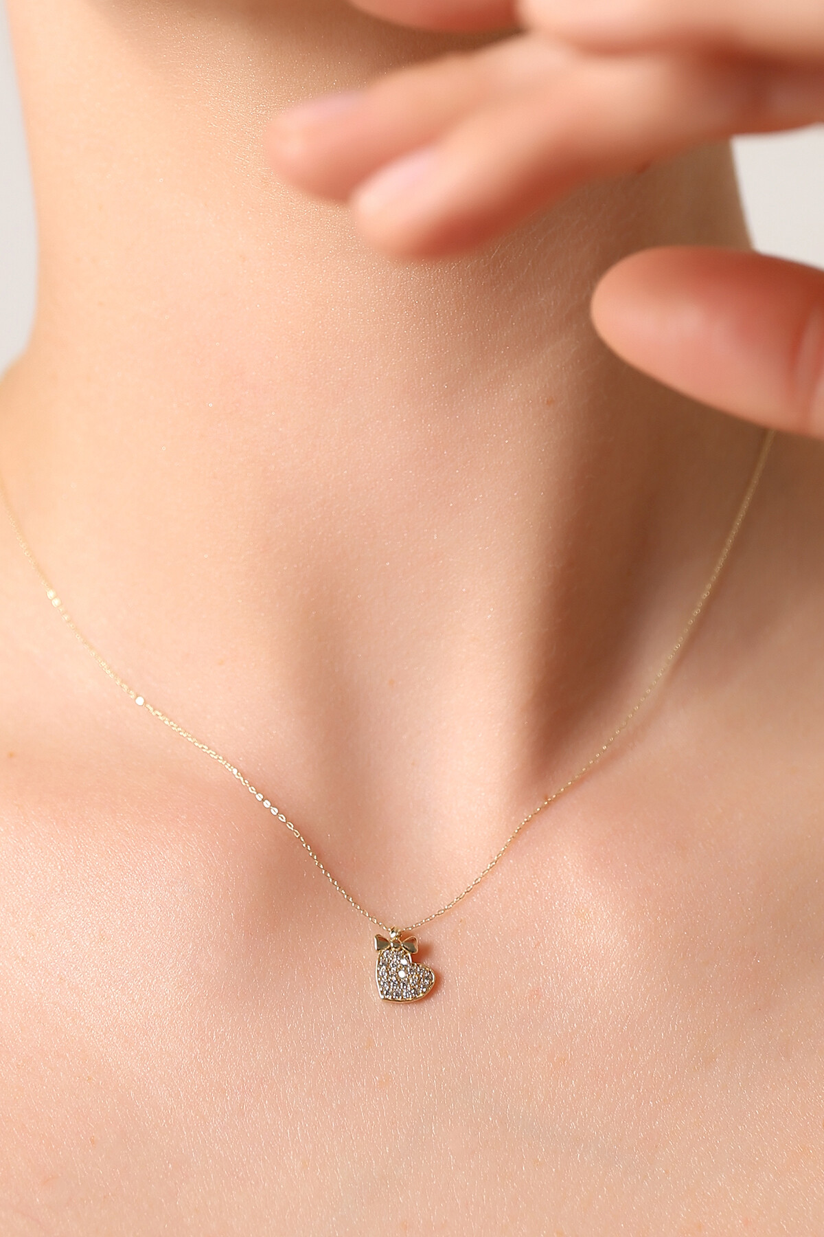 14 Ayar Altın Taşlı Kalp Kolye