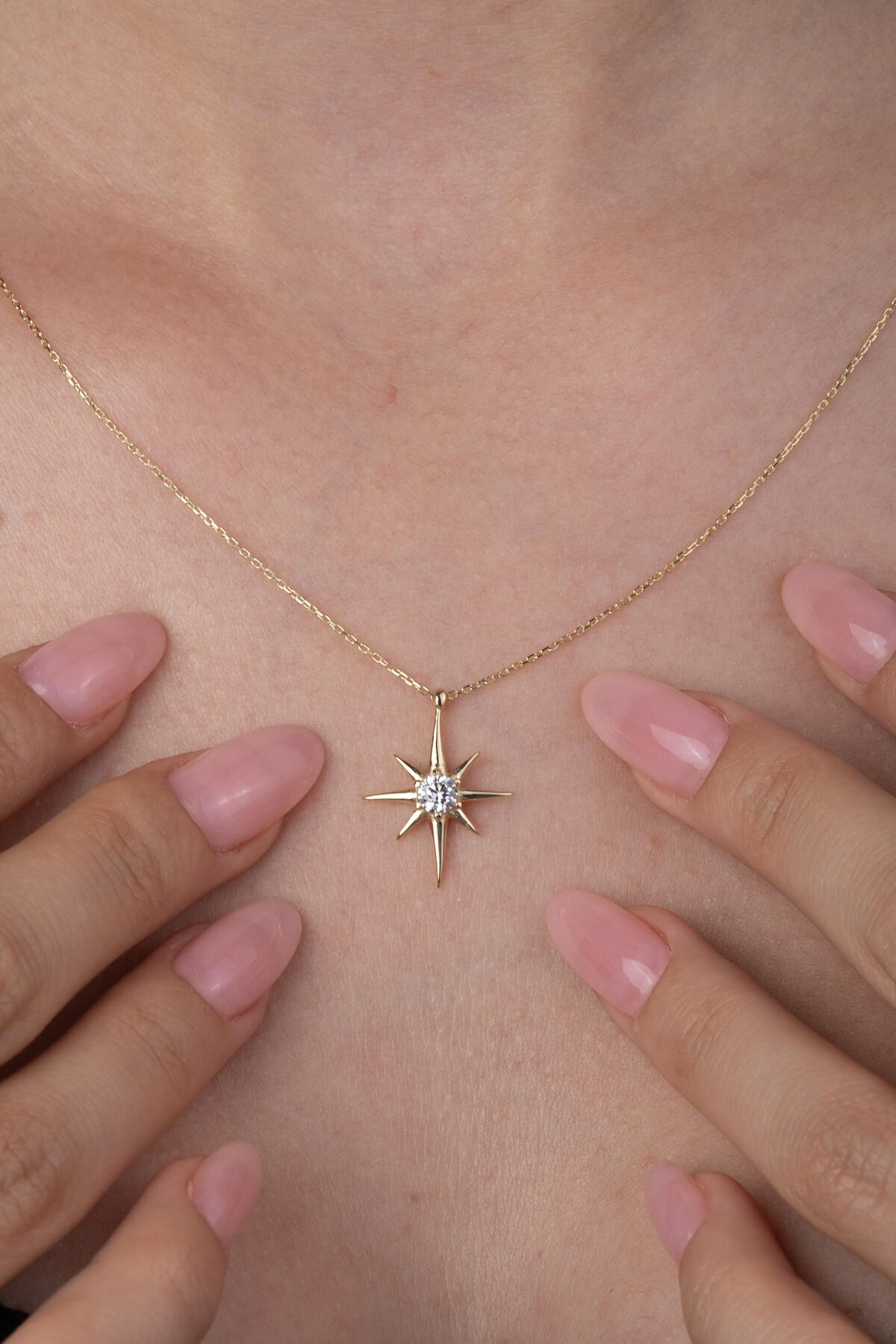 14 Ayar Altın Taşlı  Kutup Yıldızı Kolye