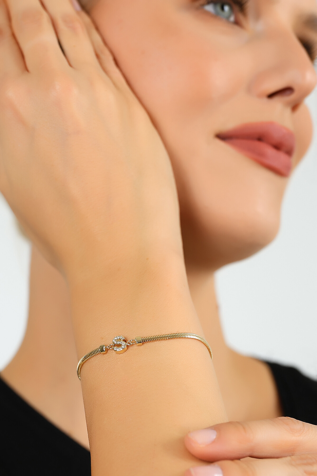 14 Ayar Altın Taşlı S Harf Balık Sırtı Bileklik