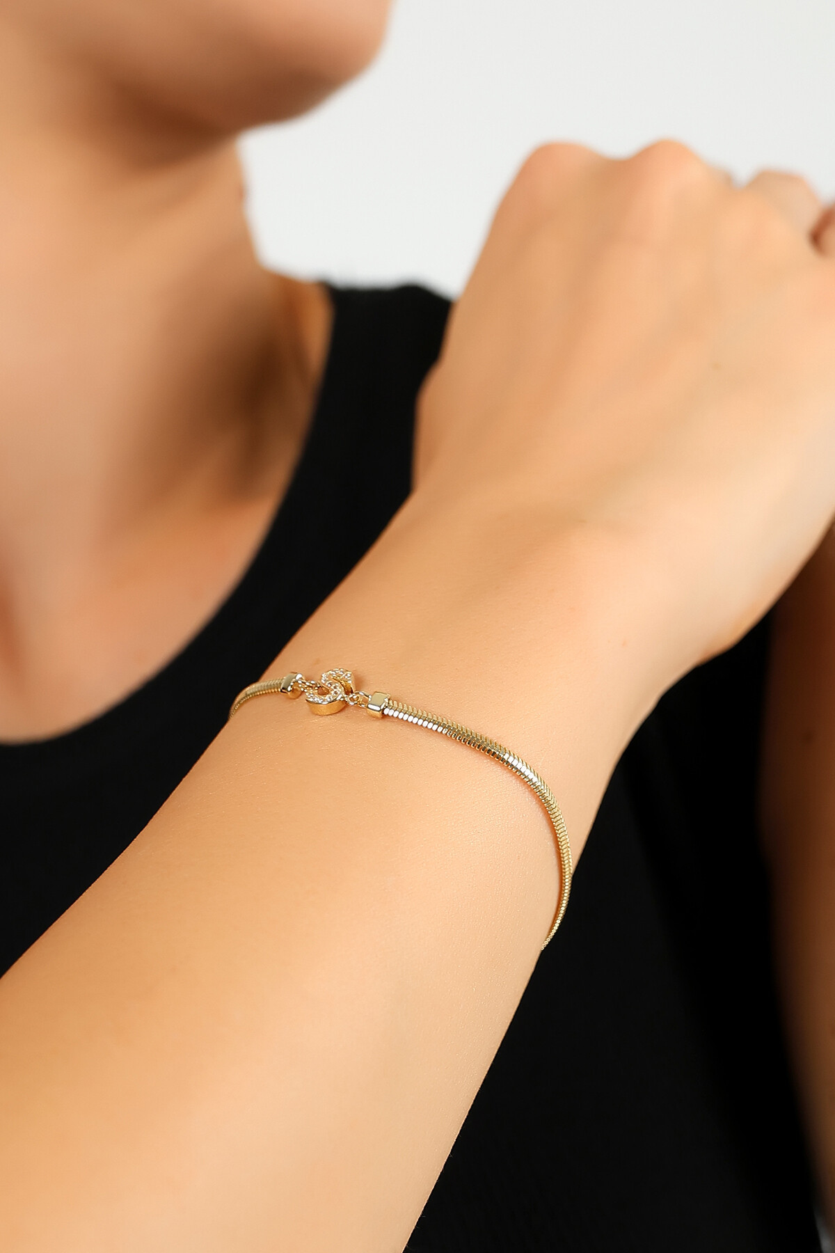 14 Ayar Altın Taşlı S Harf Balık Sırtı Bileklik