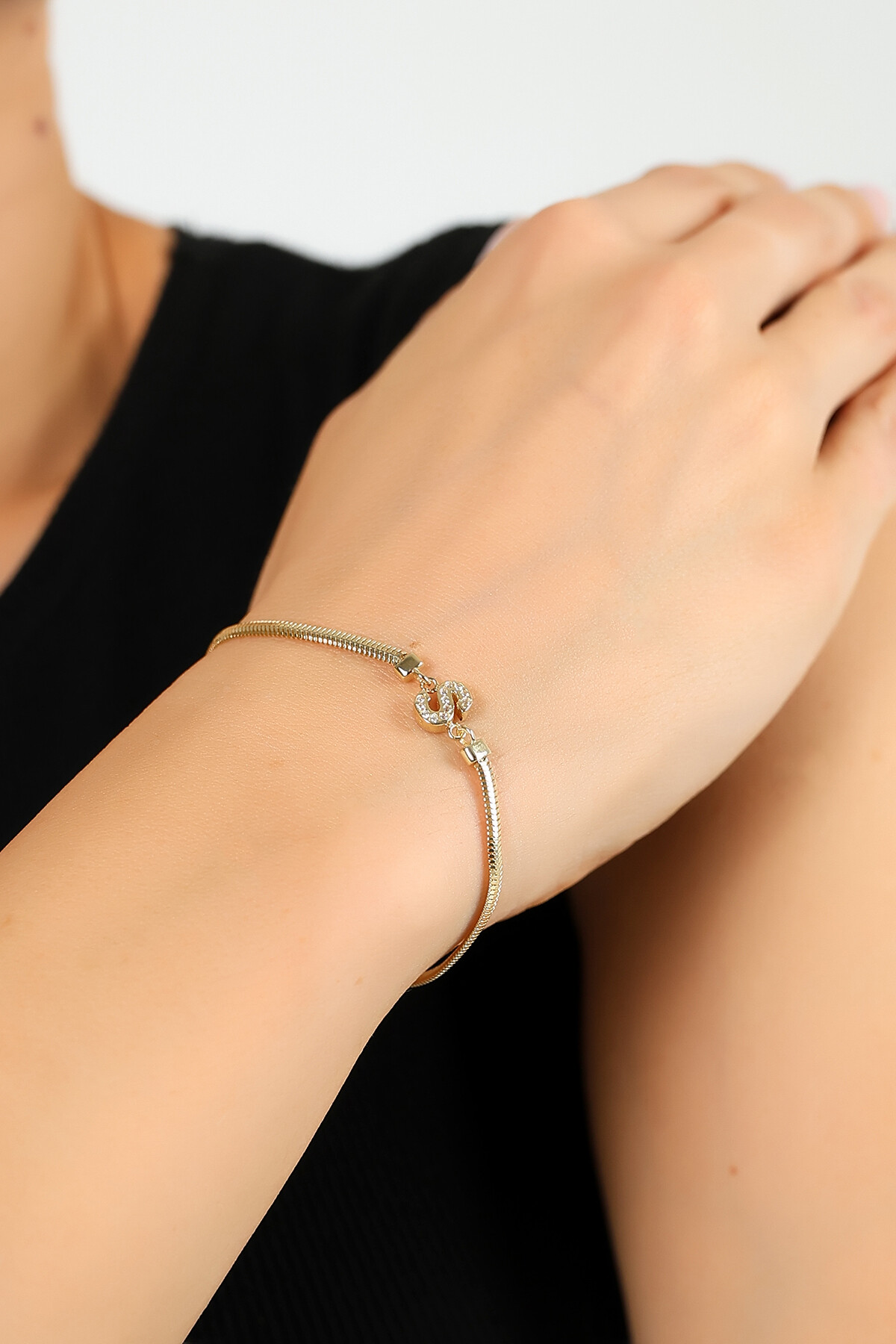 14 Ayar Altın Taşlı S Harf Balık Sırtı Bileklik