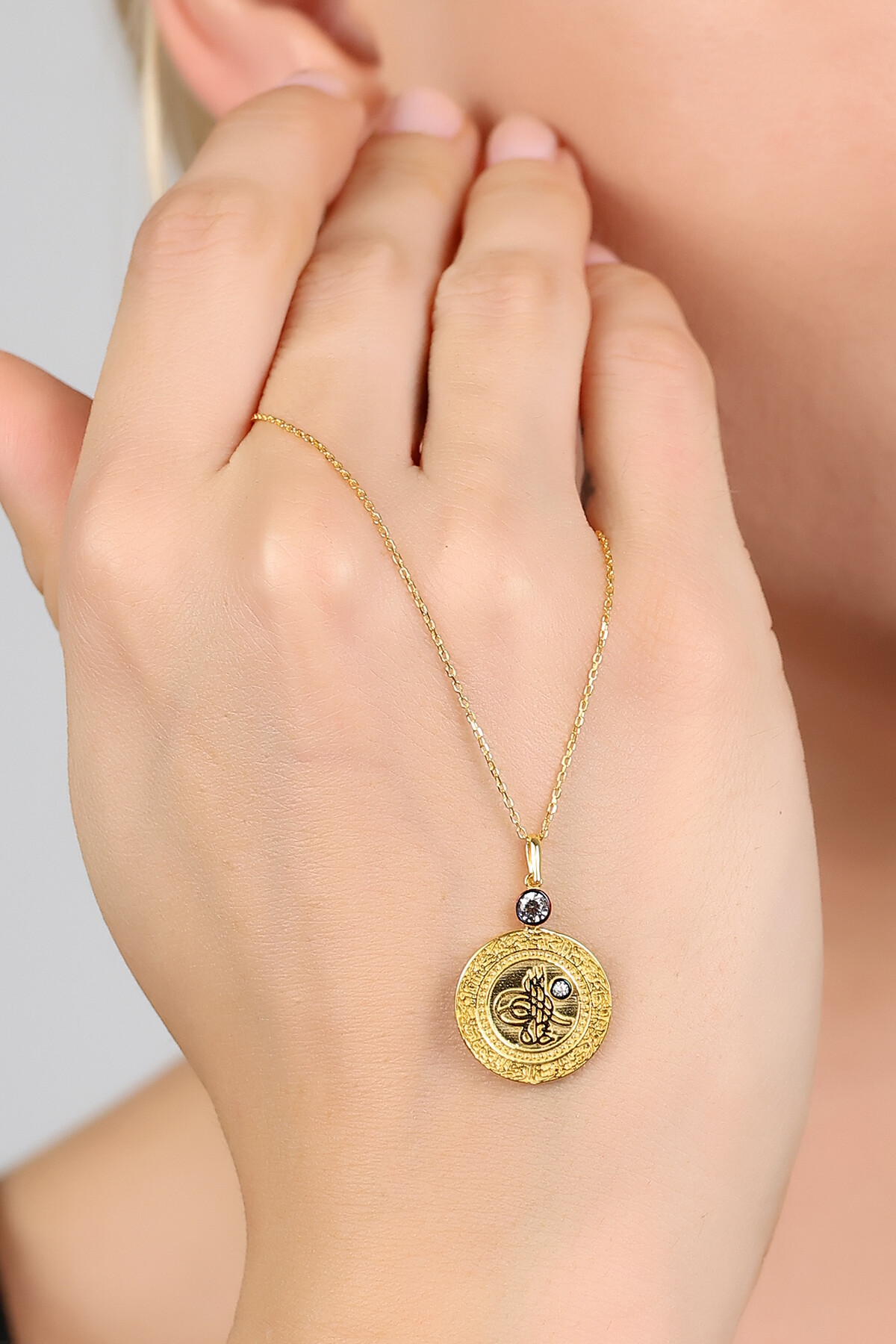 14 Ayar Altın Tek Taş Tuğra Kolye