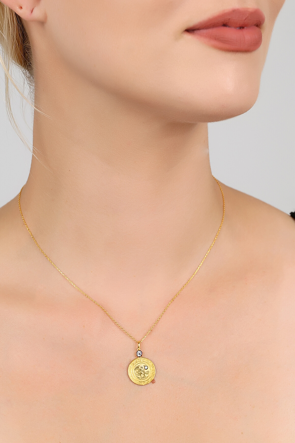 14 Ayar Altın Tek Taş Tuğra Kolye