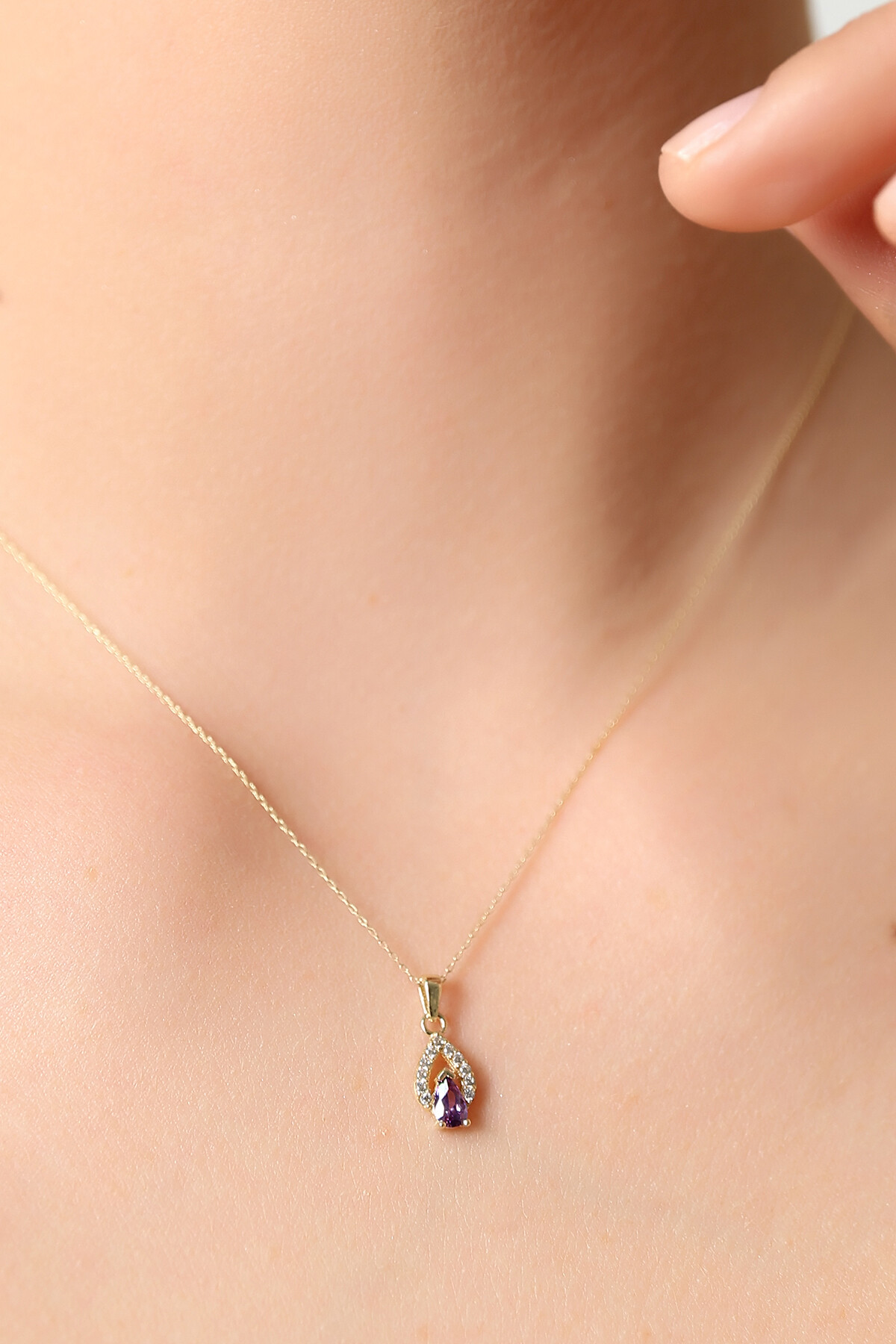 14 Ayar Altın Tektaş Kolye