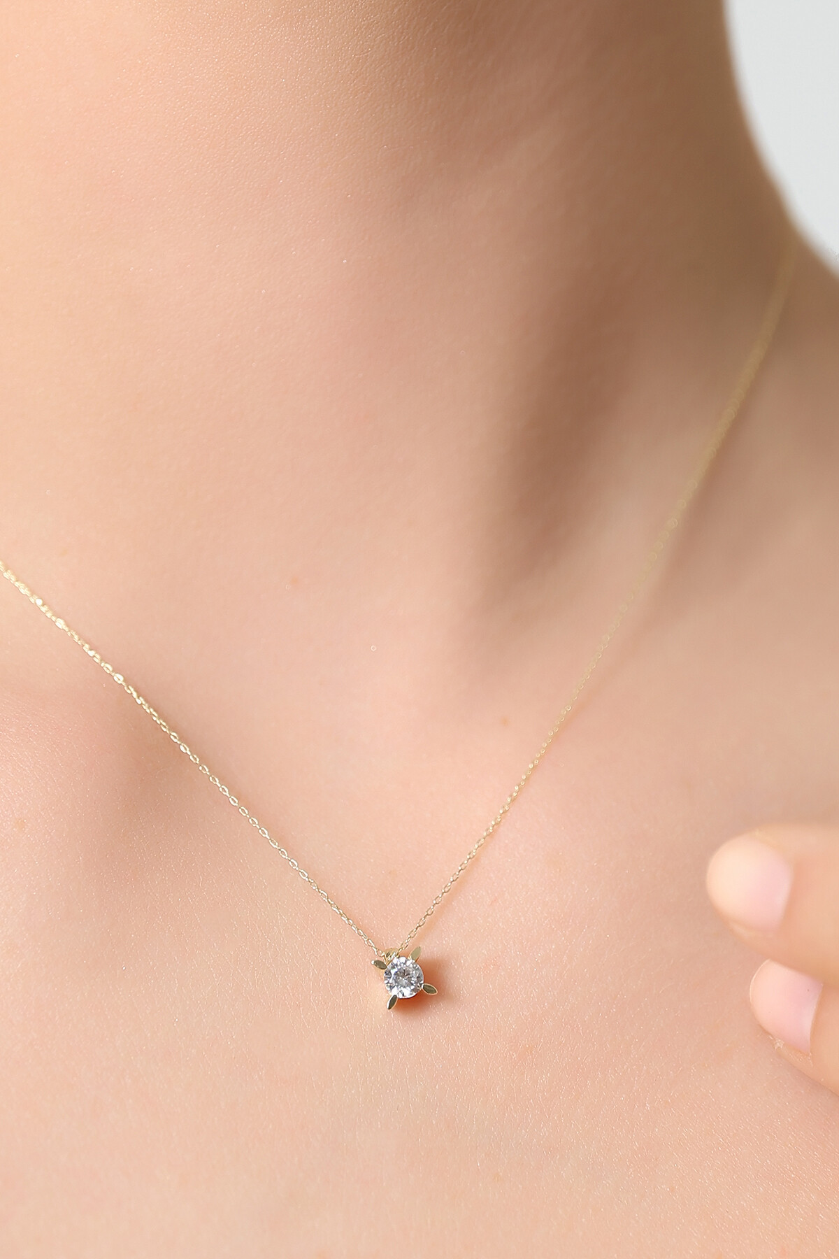 14 Ayar Altın Tektaş Kolye