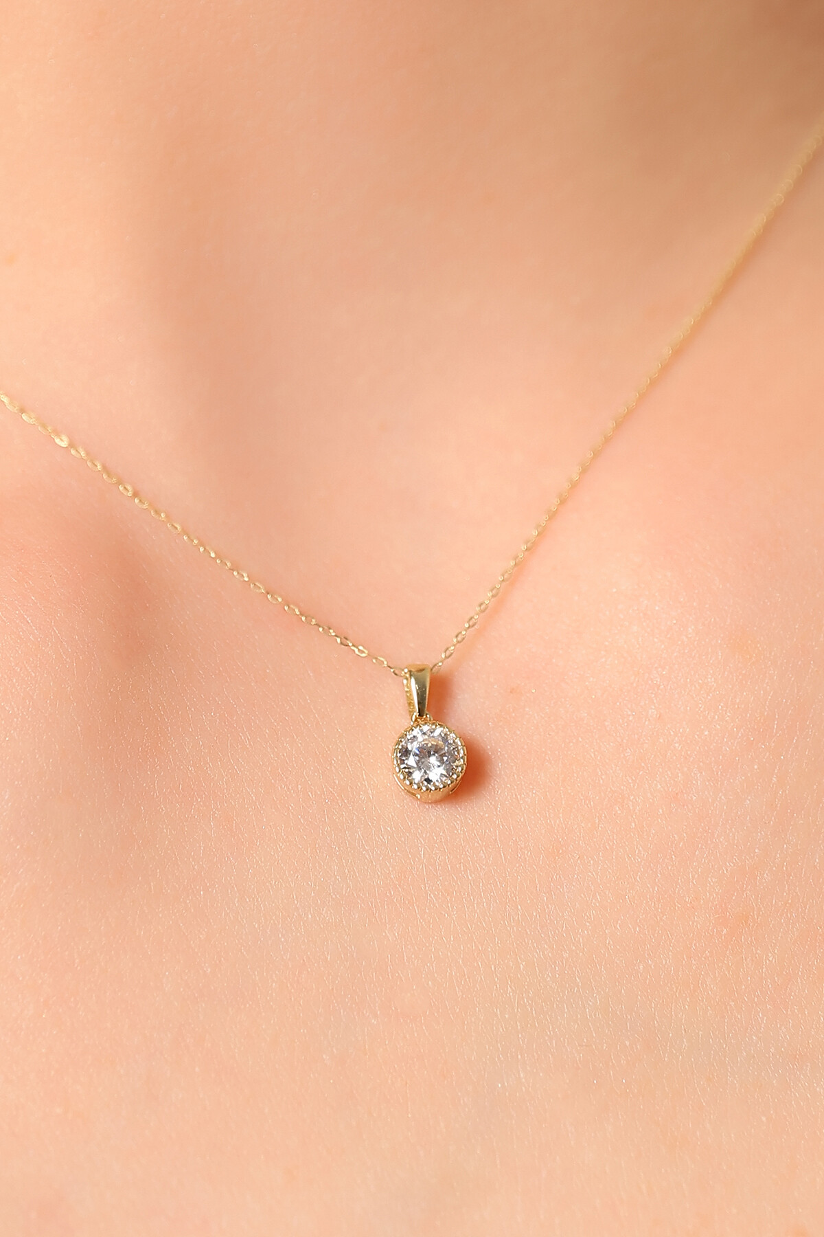 14 Ayar Altın Tektaş Kolye