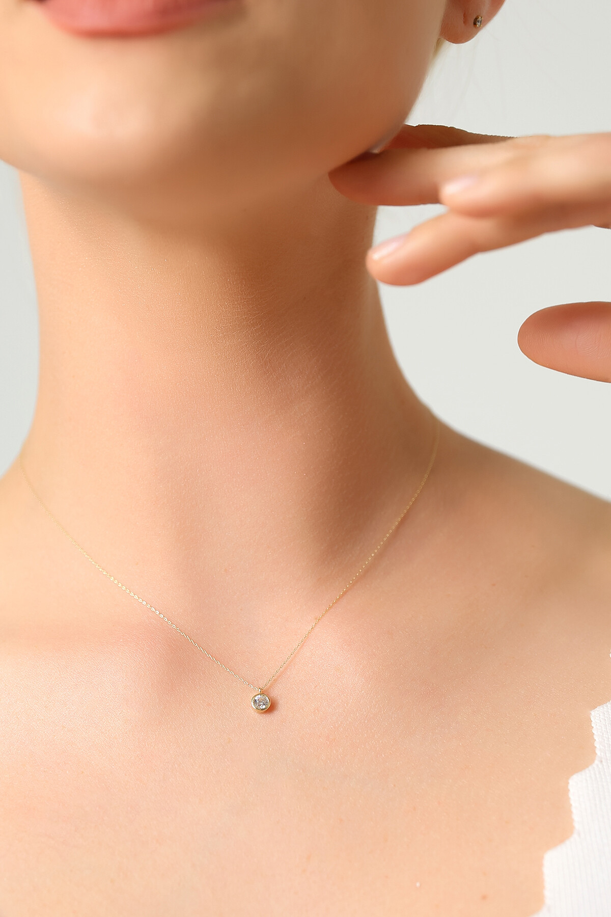 14 Ayar Altın Tektaş Kolye