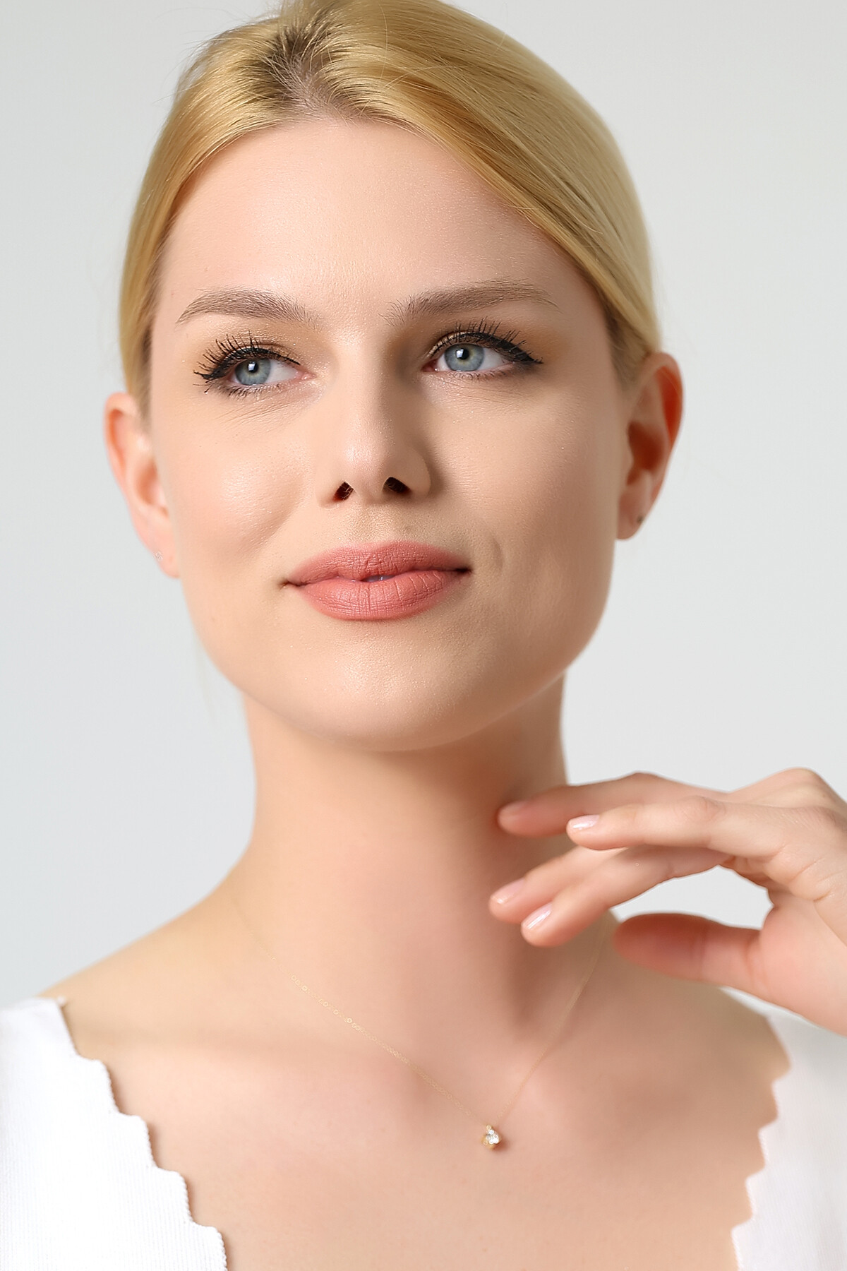 14 Ayar Altın Tektaş Kolye