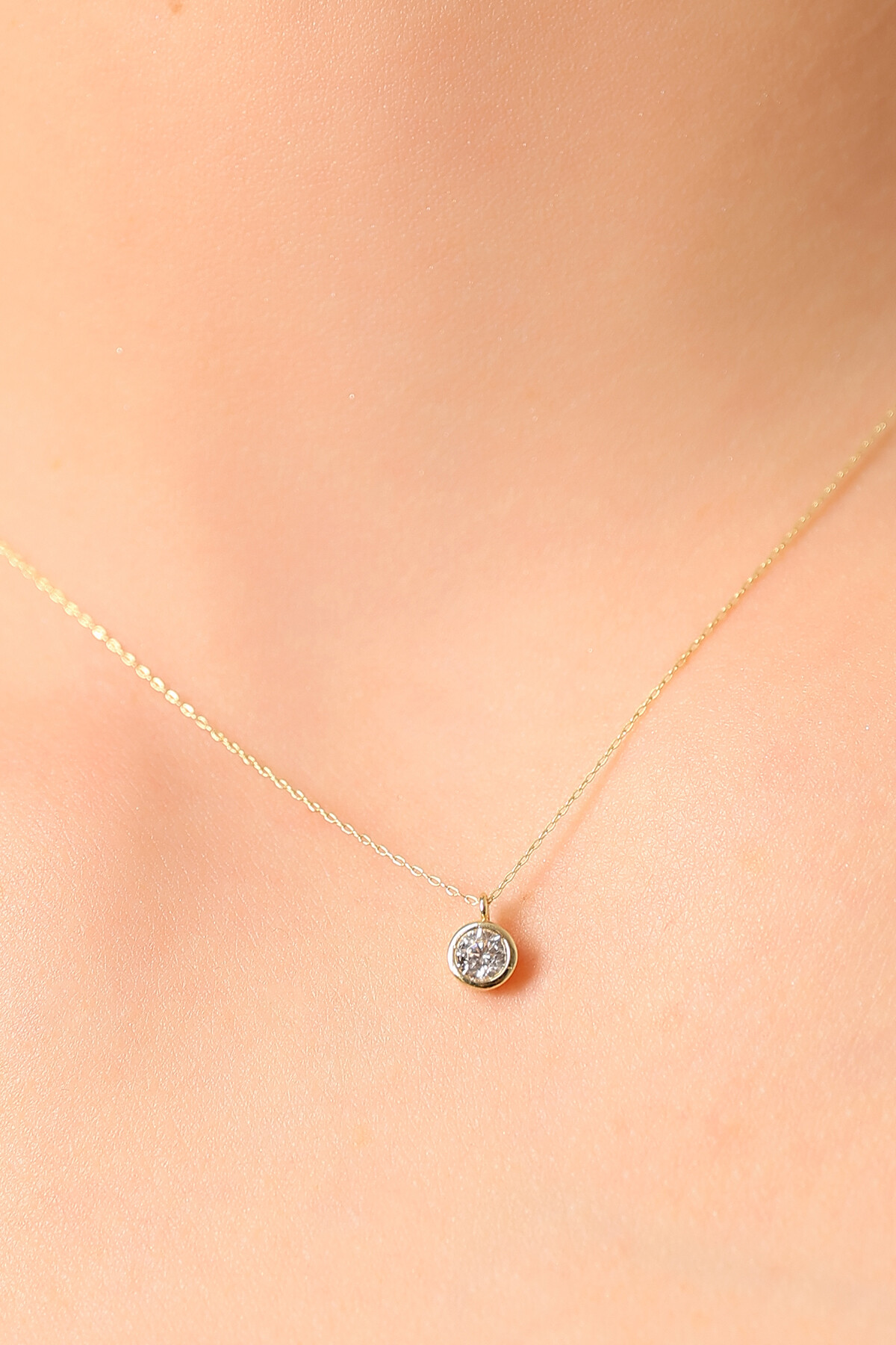 14 Ayar Altın Tektaş Kolye