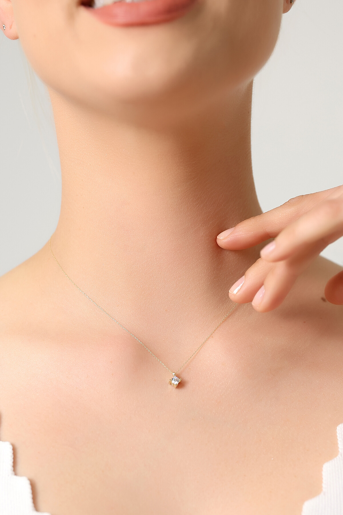 14 Ayar Altın Tektaş Kolye