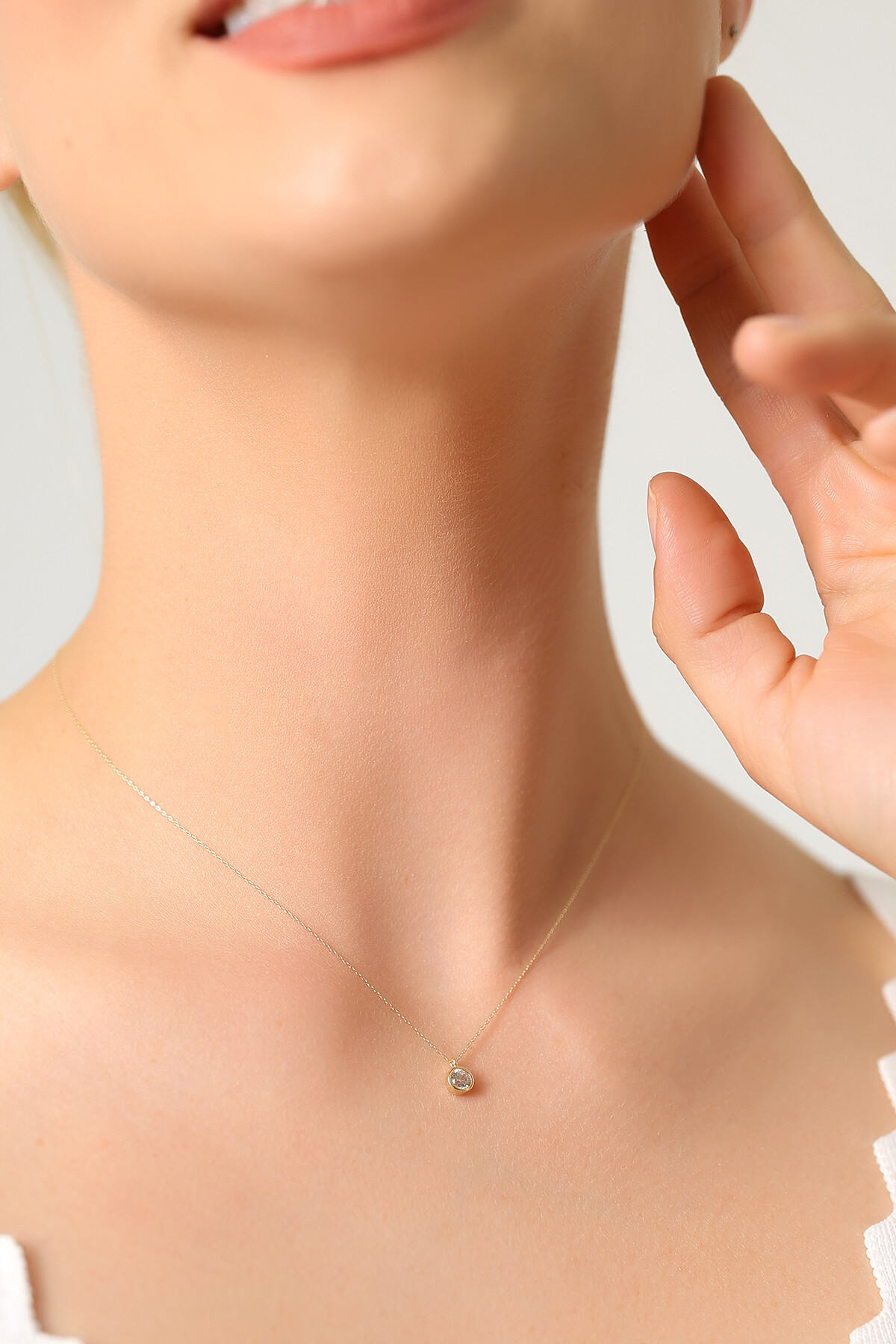 14 Ayar Altın Tektaş Kolye