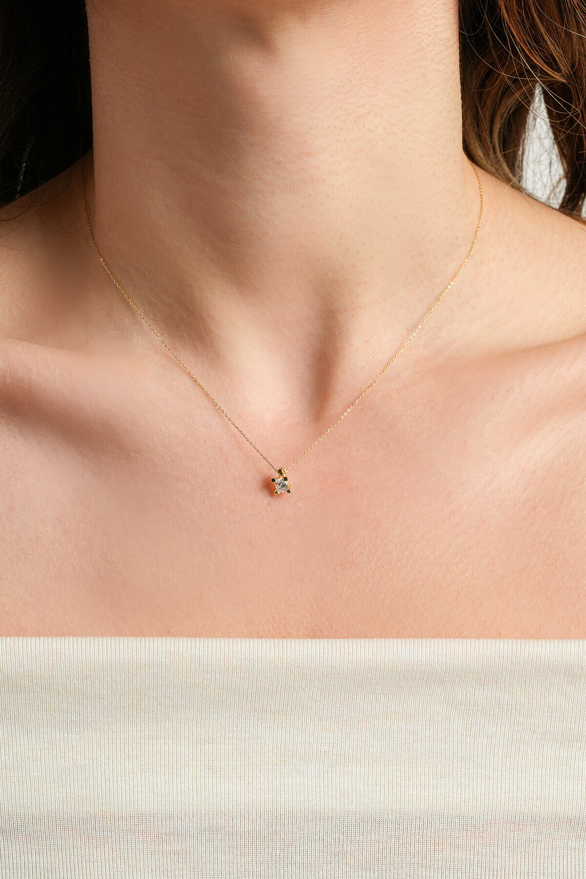 14 Ayar Altın Tektaş Kolye