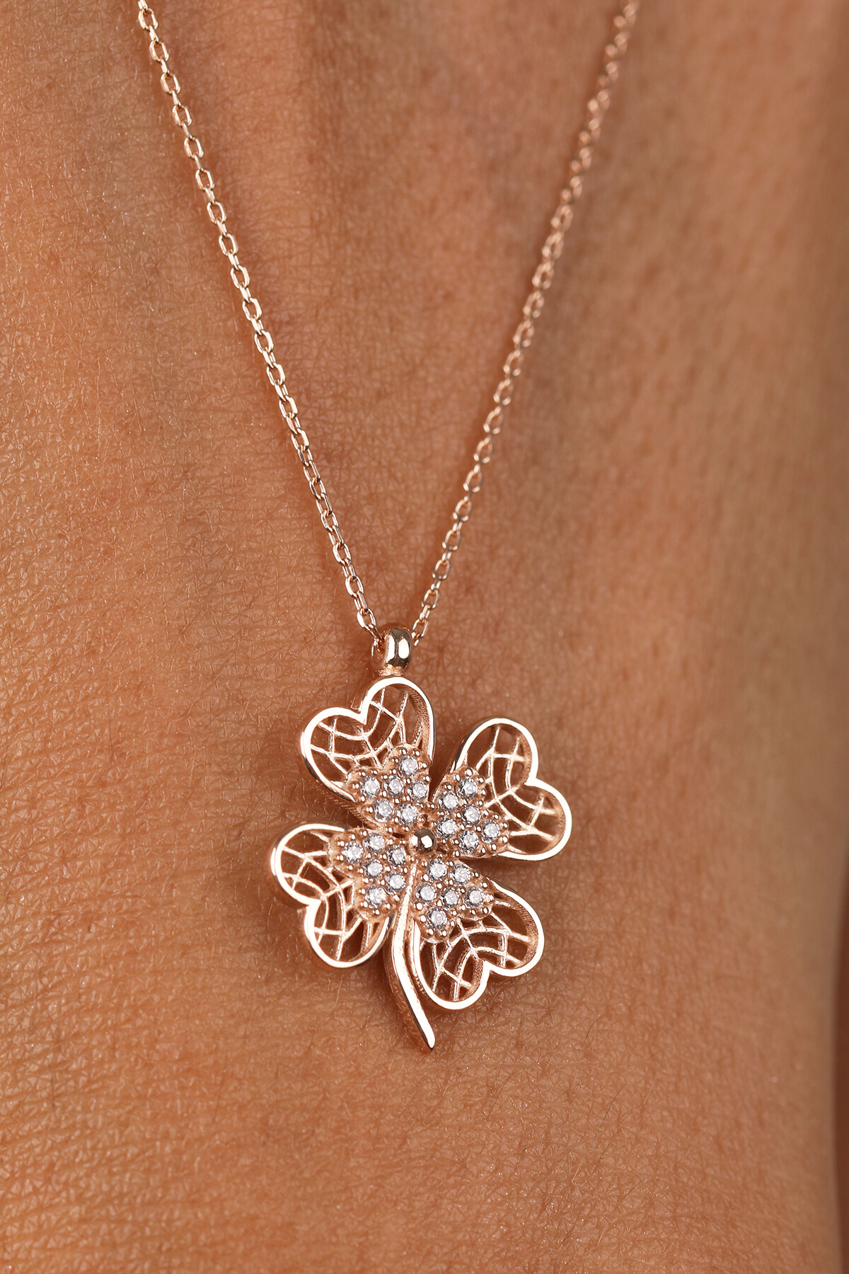 14 Ayar Altın Telkari Kalpli Yonca Kolye