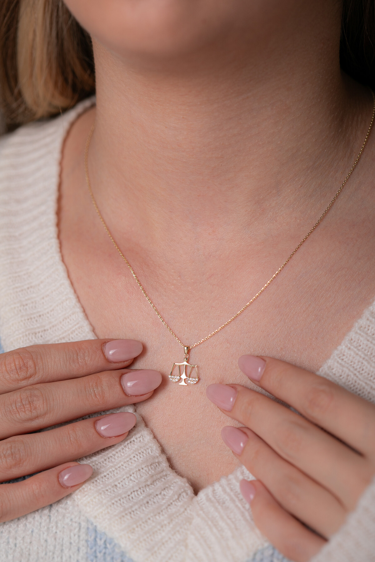 14 Ayar Altın Terazi Kolye