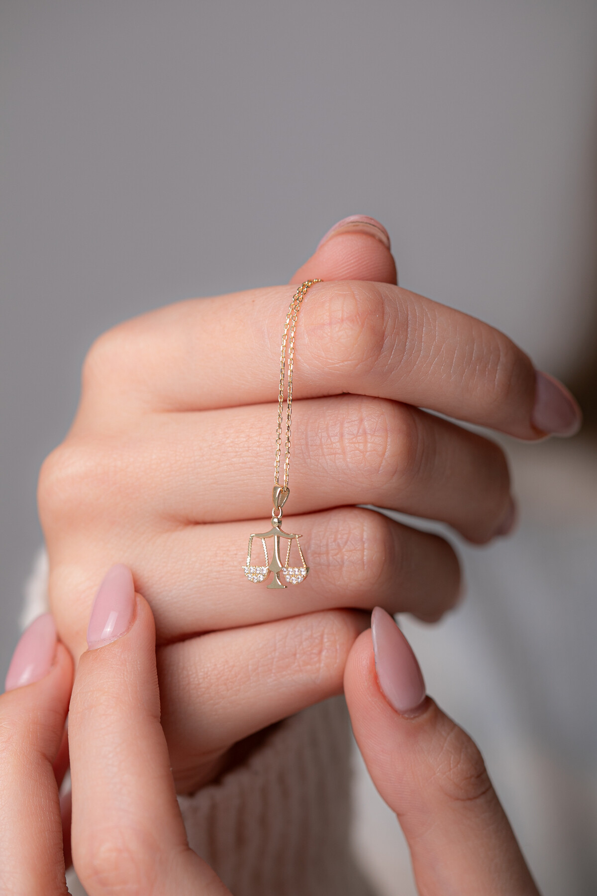 14 Ayar Altın Terazi Kolye