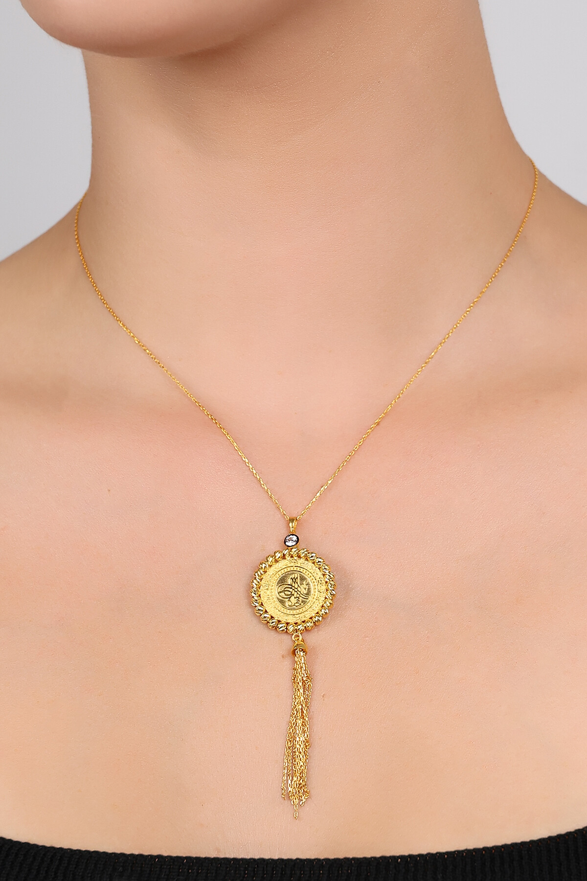 14 Ayar Altın Tuğra Sarkaç Kolye