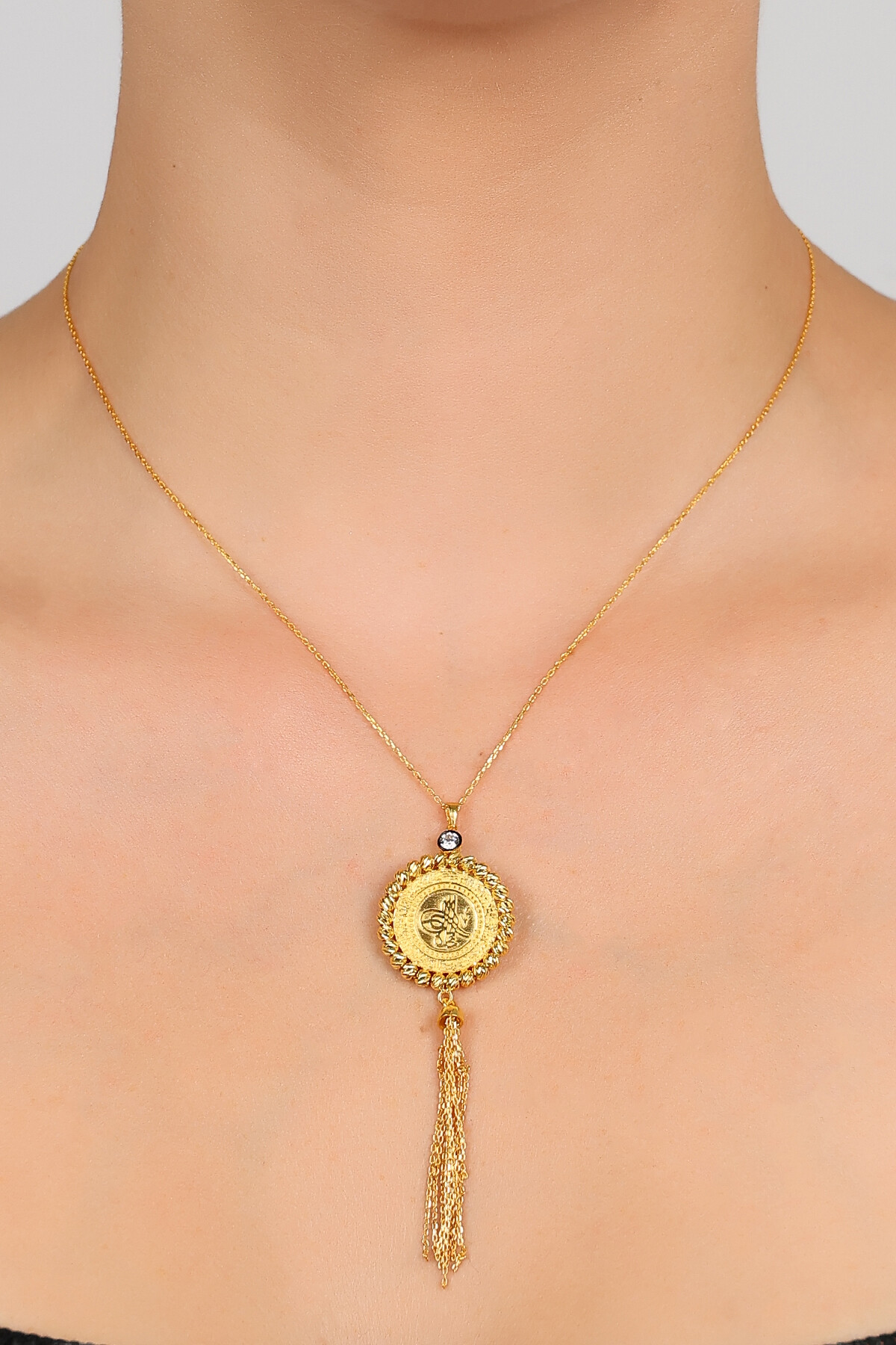 14 Ayar Altın Tuğra Sarkaç Kolye