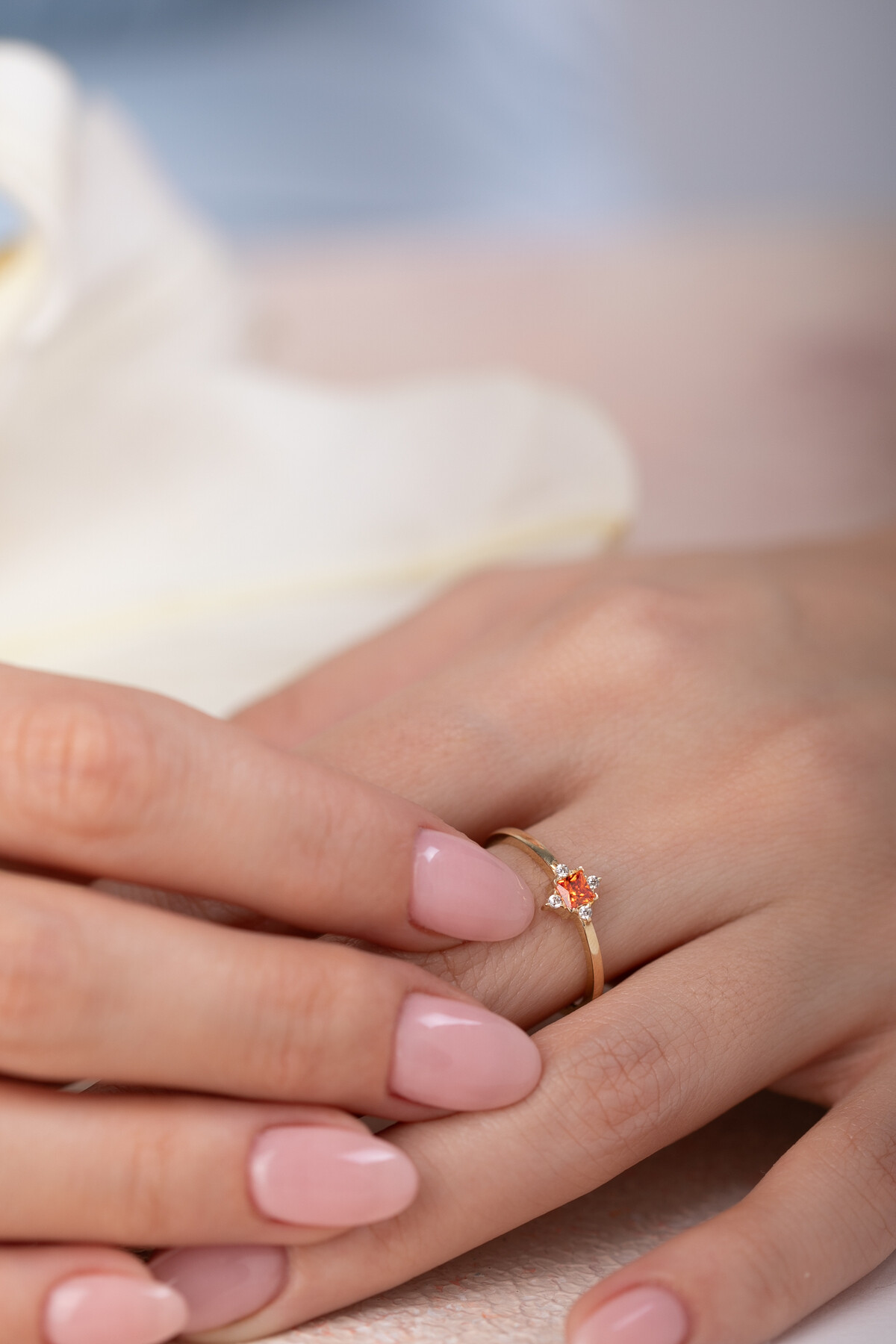 14 Ayar Altın Turuncu Taşlı Yüzük