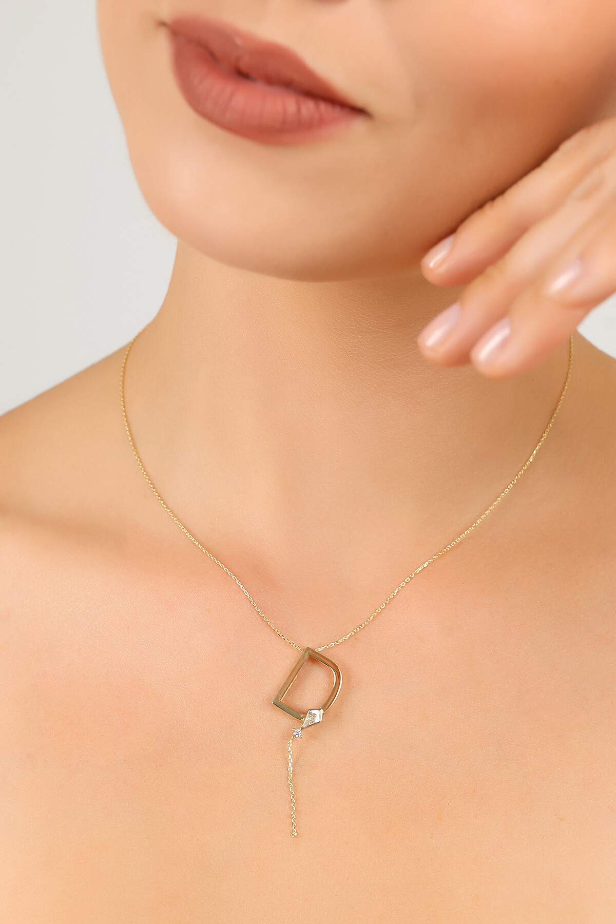 14 Ayar Altın Uçurtma  D Harfi Kolye