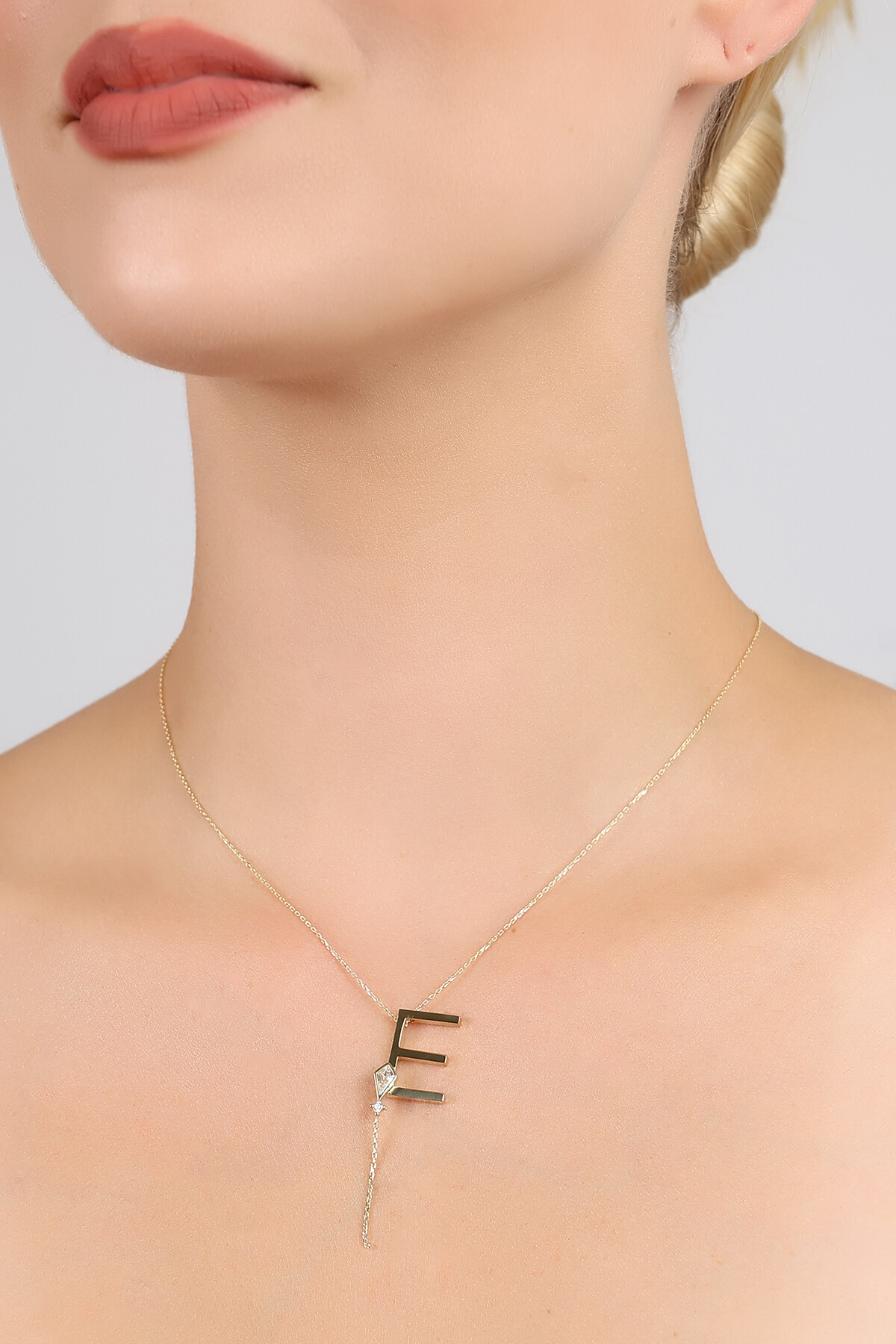 14 Ayar Altın Uçurtma  E Harfi Kolye