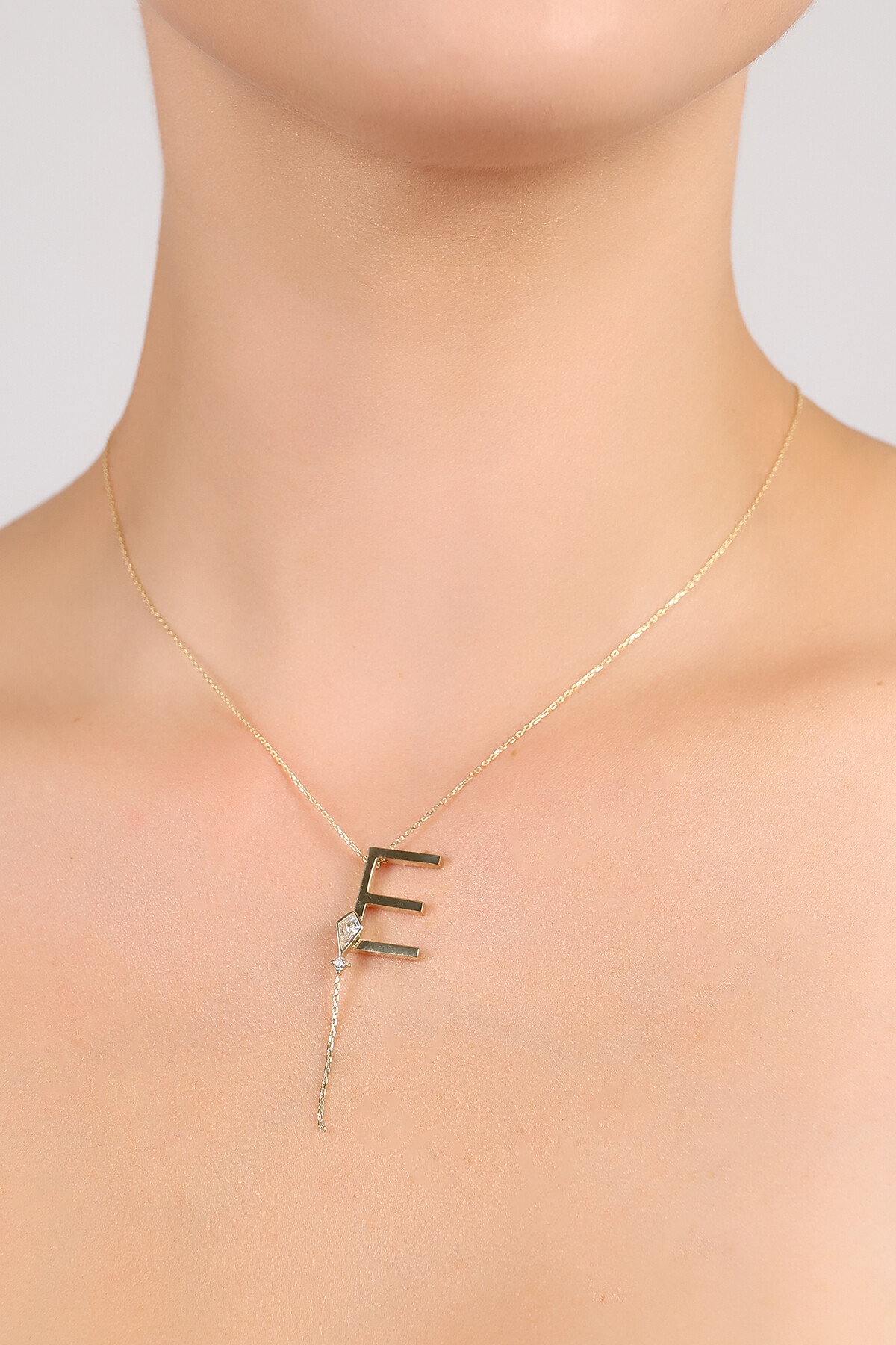 14 Ayar Altın Uçurtma  E Harfi Kolye