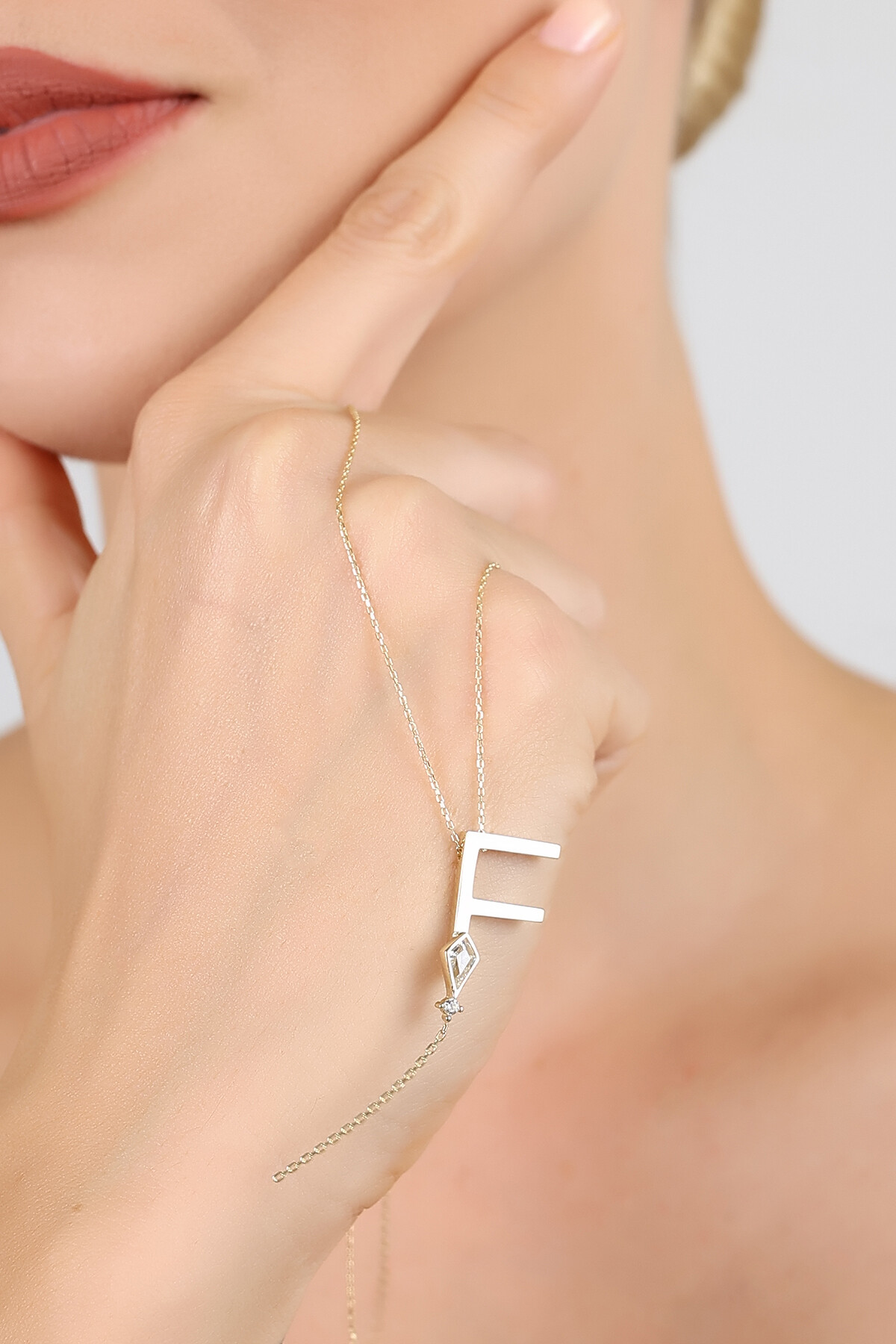 14 Ayar Altın Uçurtma  F Harfi Kolye