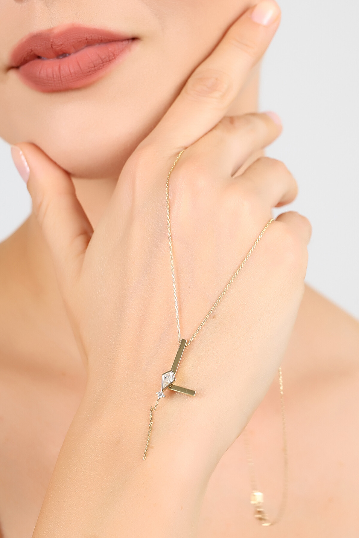 14 Ayar Altın Uçurtma  L Harfi Kolye