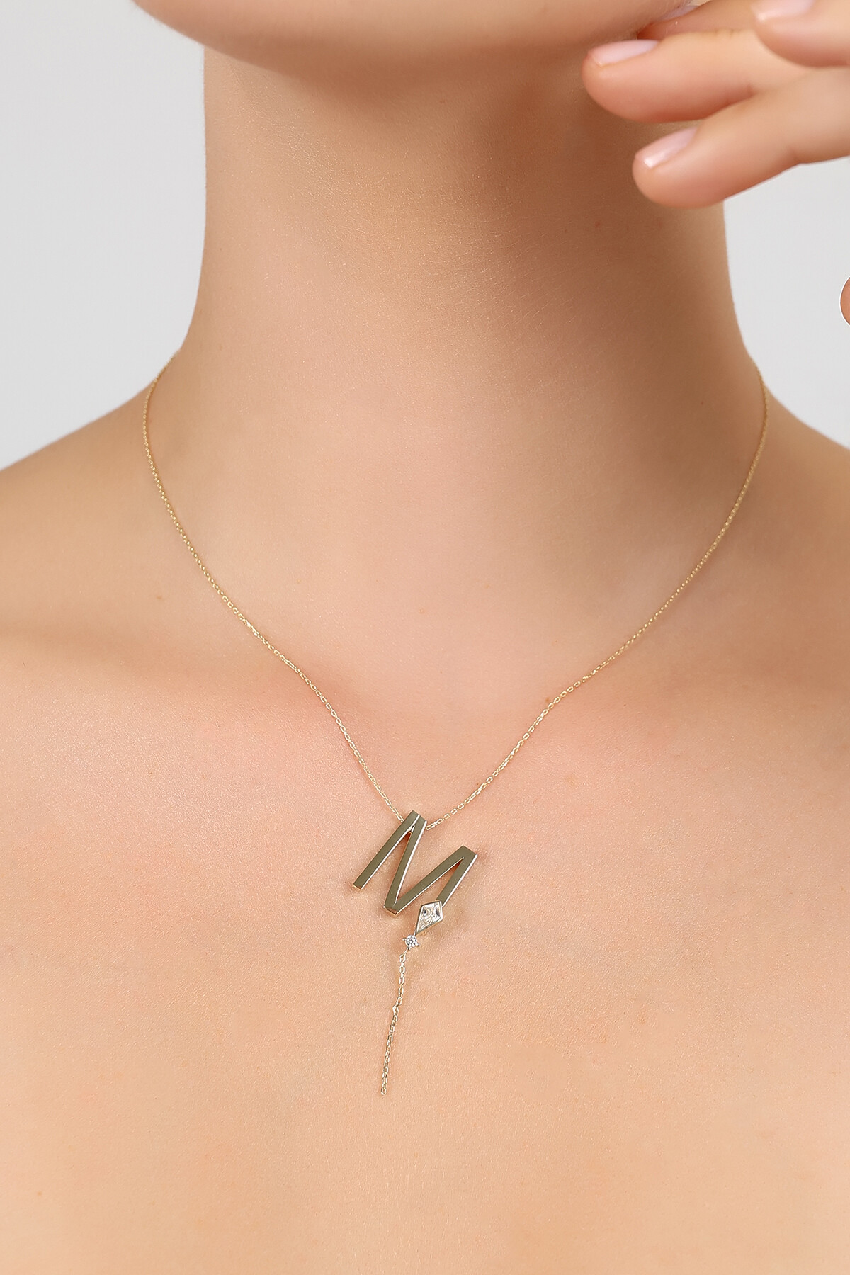 14 Ayar Altın Uçurtma  M Harfi Kolye