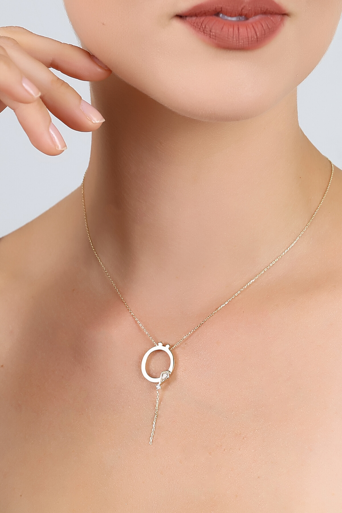 14 Ayar Altın Uçurtma  Ö Harfi Kolye