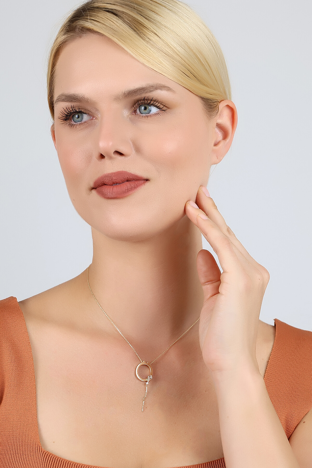 14 Ayar Altın Uçurtma  Ö Harfi Kolye