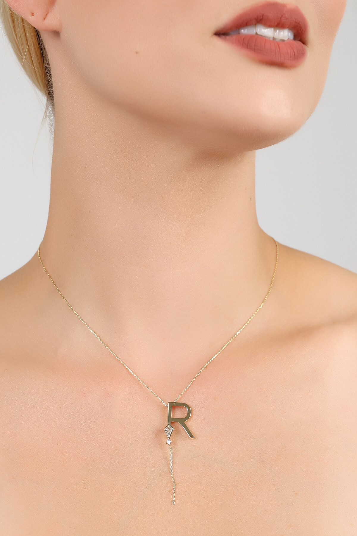 14 Ayar Altın Uçurtma  R Harfi Kolye