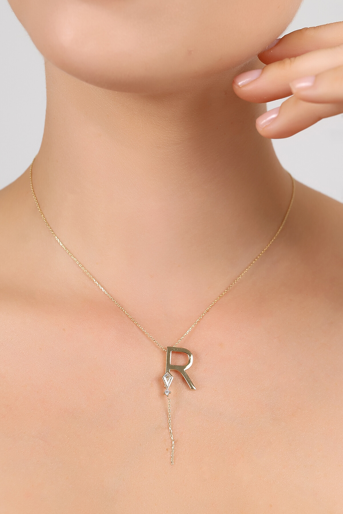 14 Ayar Altın Uçurtma  R Harfi Kolye