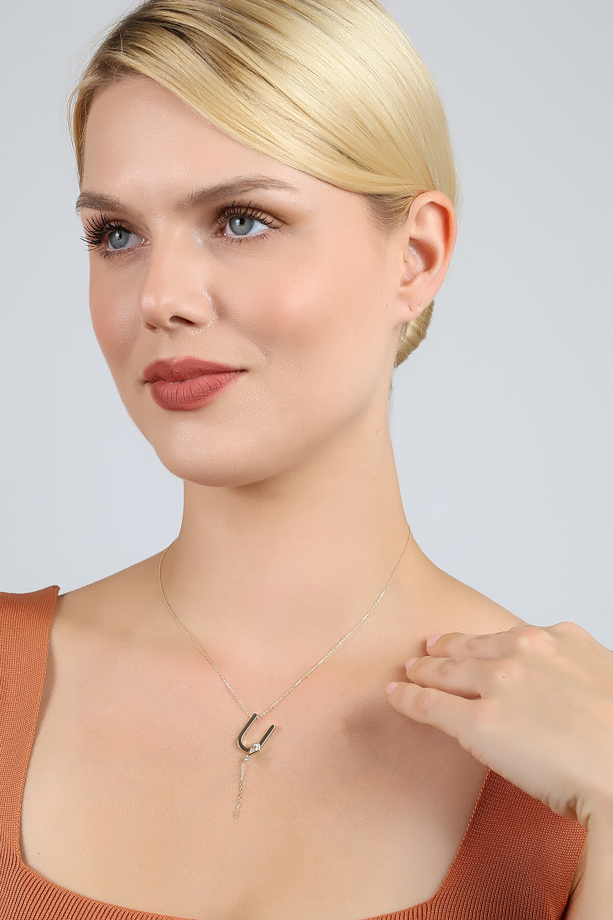 14 Ayar Altın Uçurtma  Ü Harfi Kolye