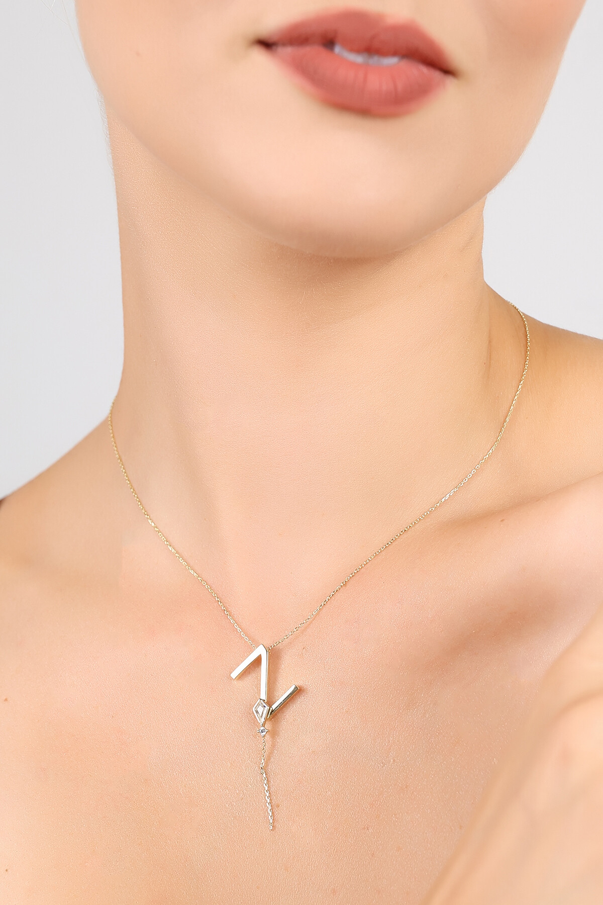 14 Ayar Altın Uçurtma  Z Harfi Kolye