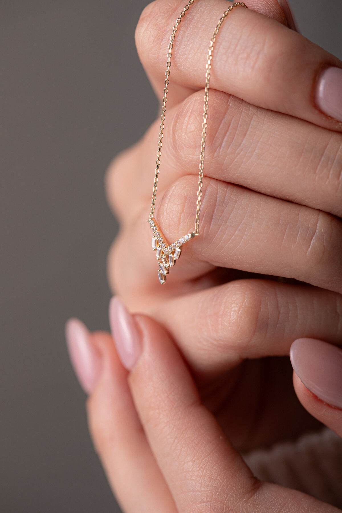 14 Ayar Altın V Baget Kolye