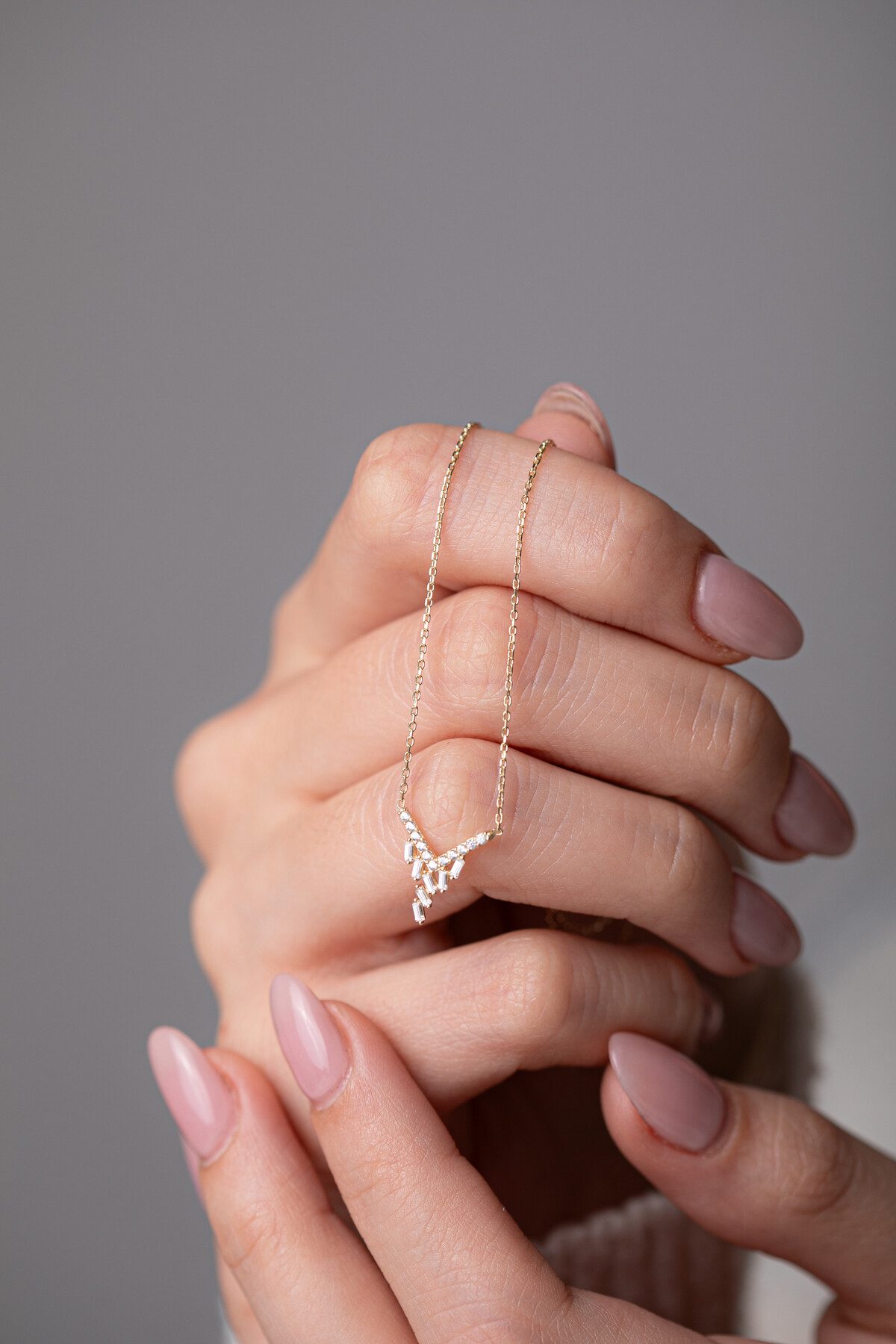 14 Ayar Altın V Baget Kolye