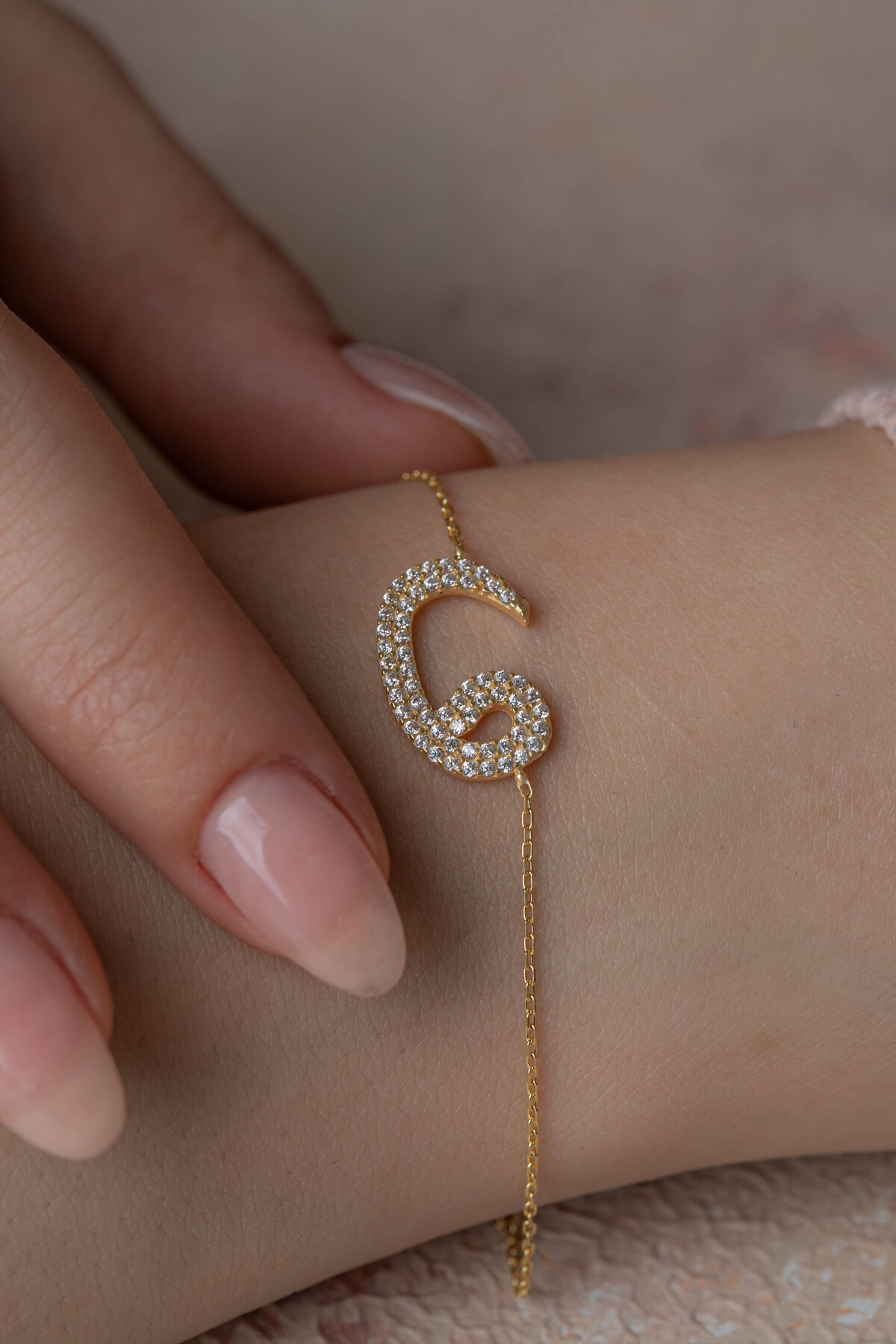 14 Ayar Altın Vav Bileklik